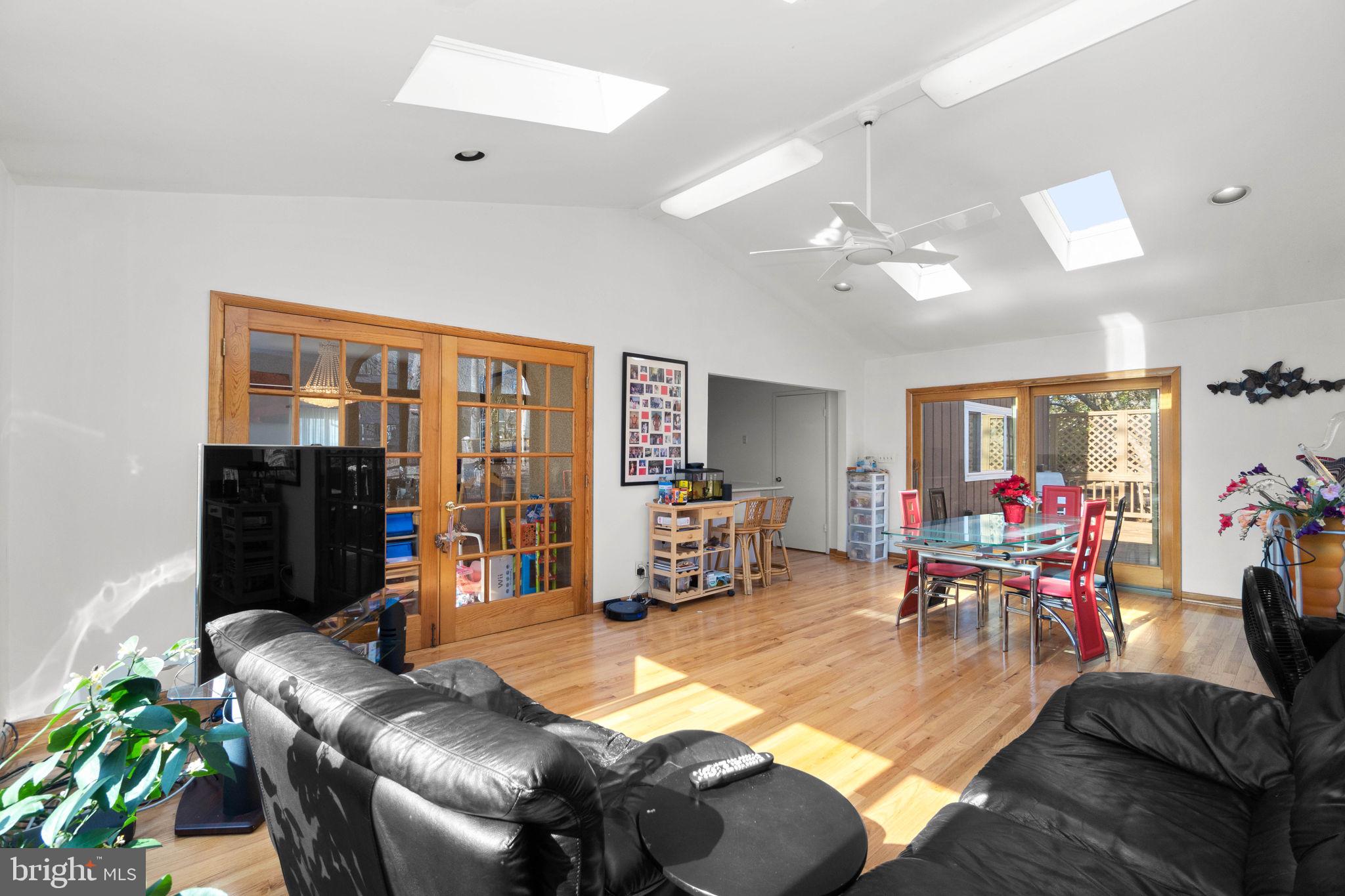 OLNEY SQUARE - Residential