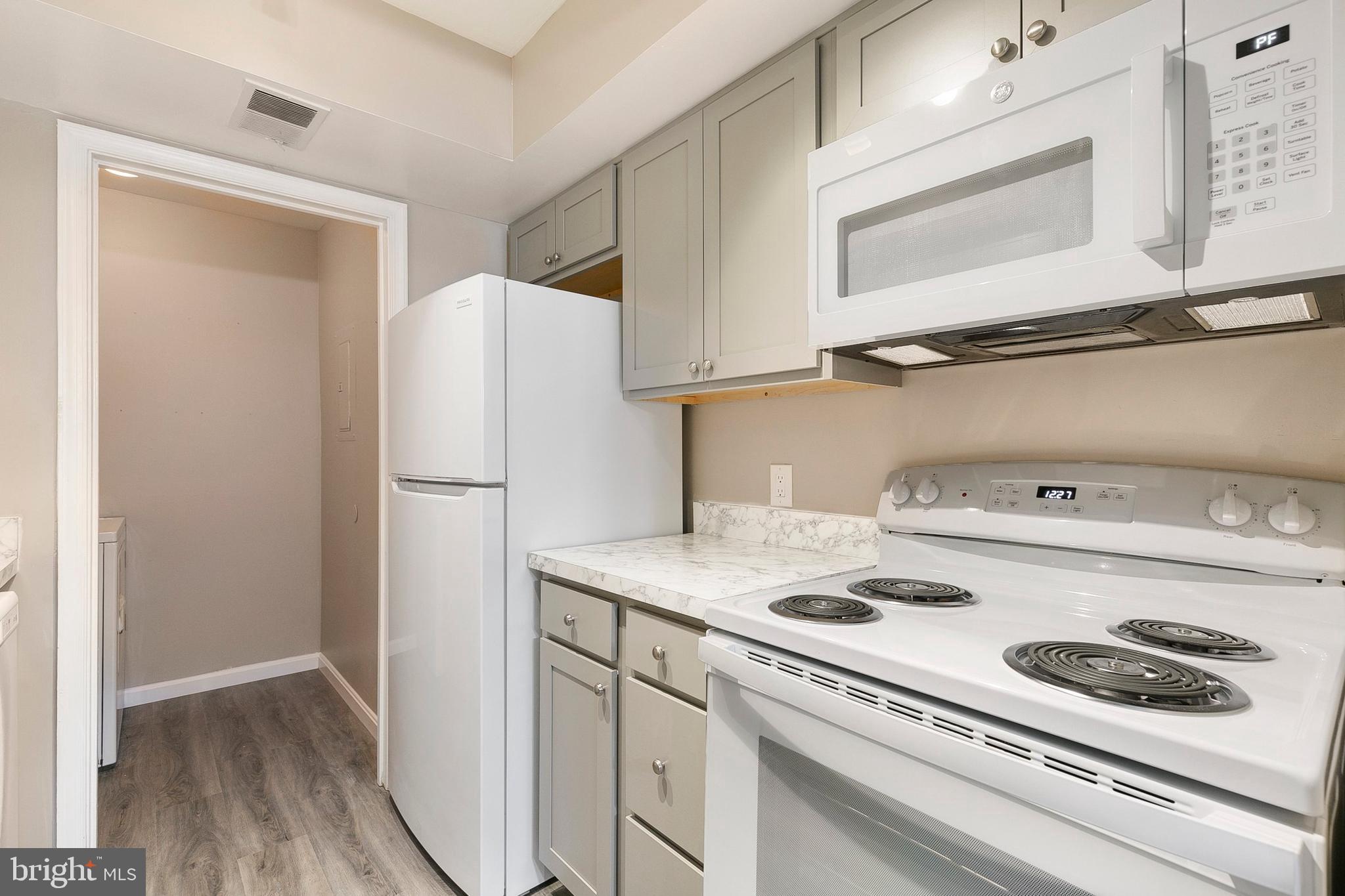 FLOWER HILL - Residential