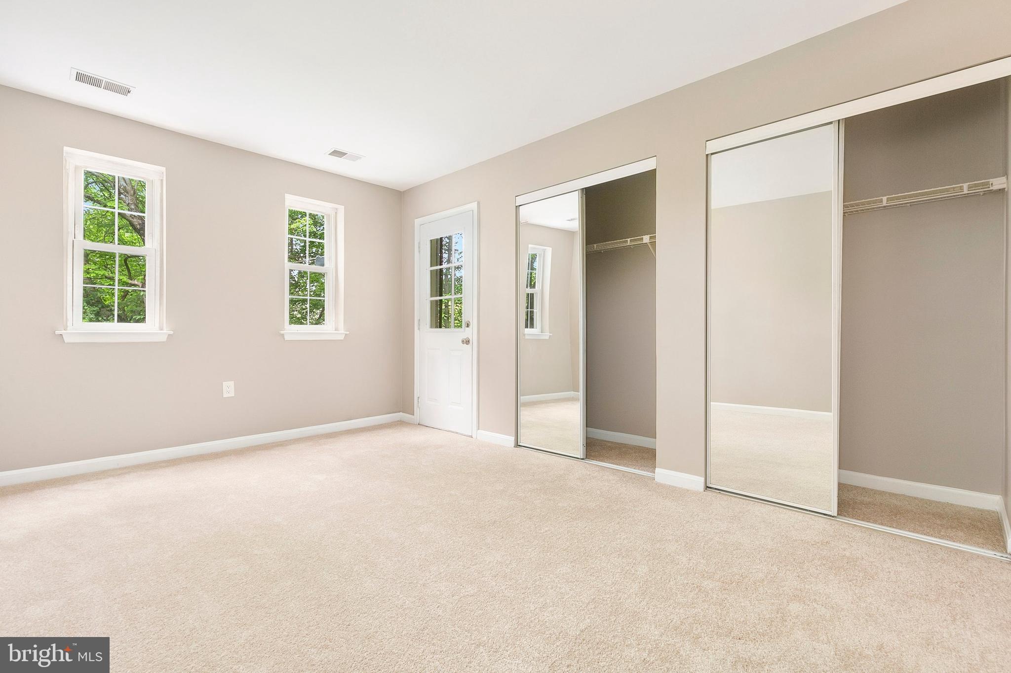 FLOWER HILL - Residential