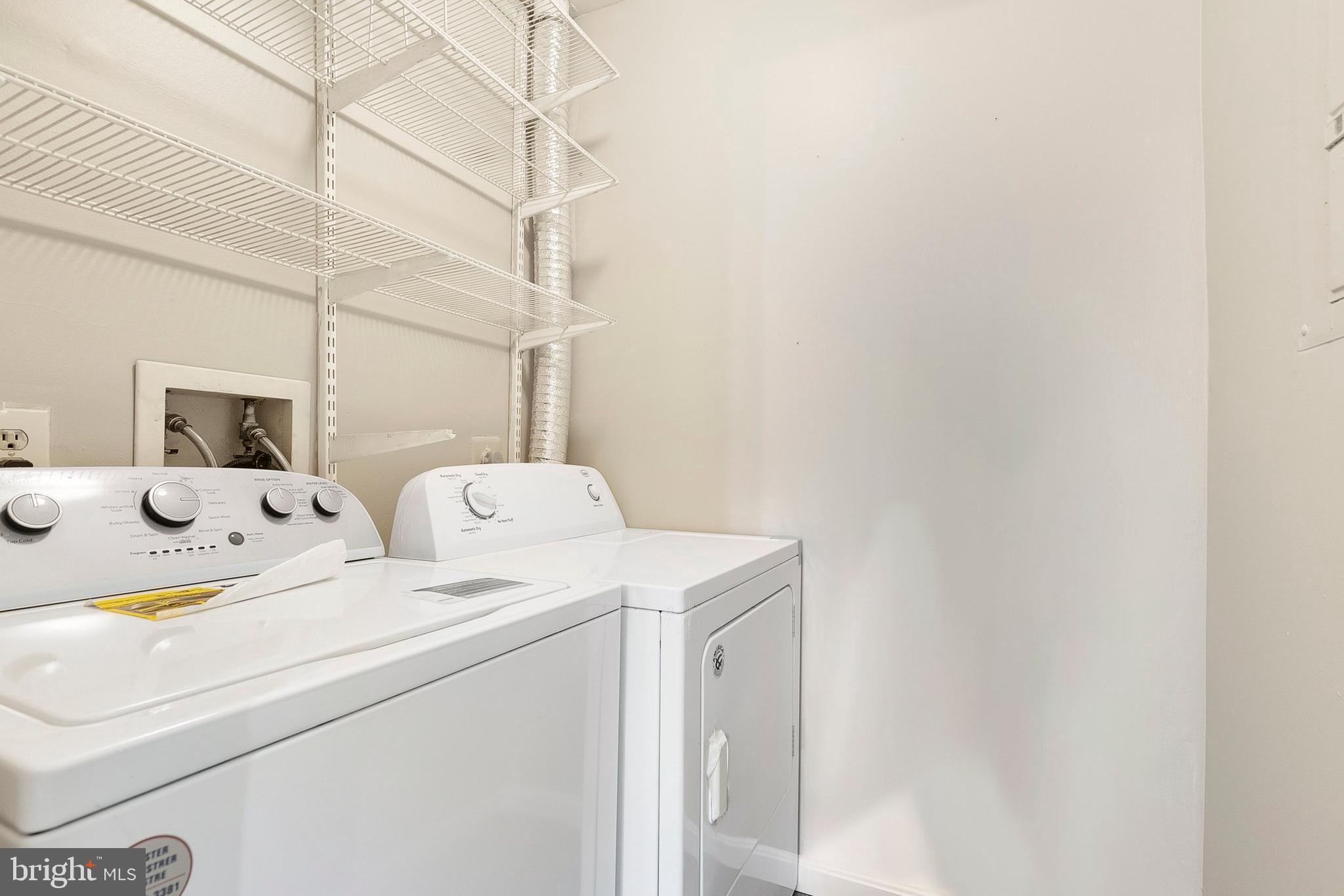 FLOWER HILL - Residential