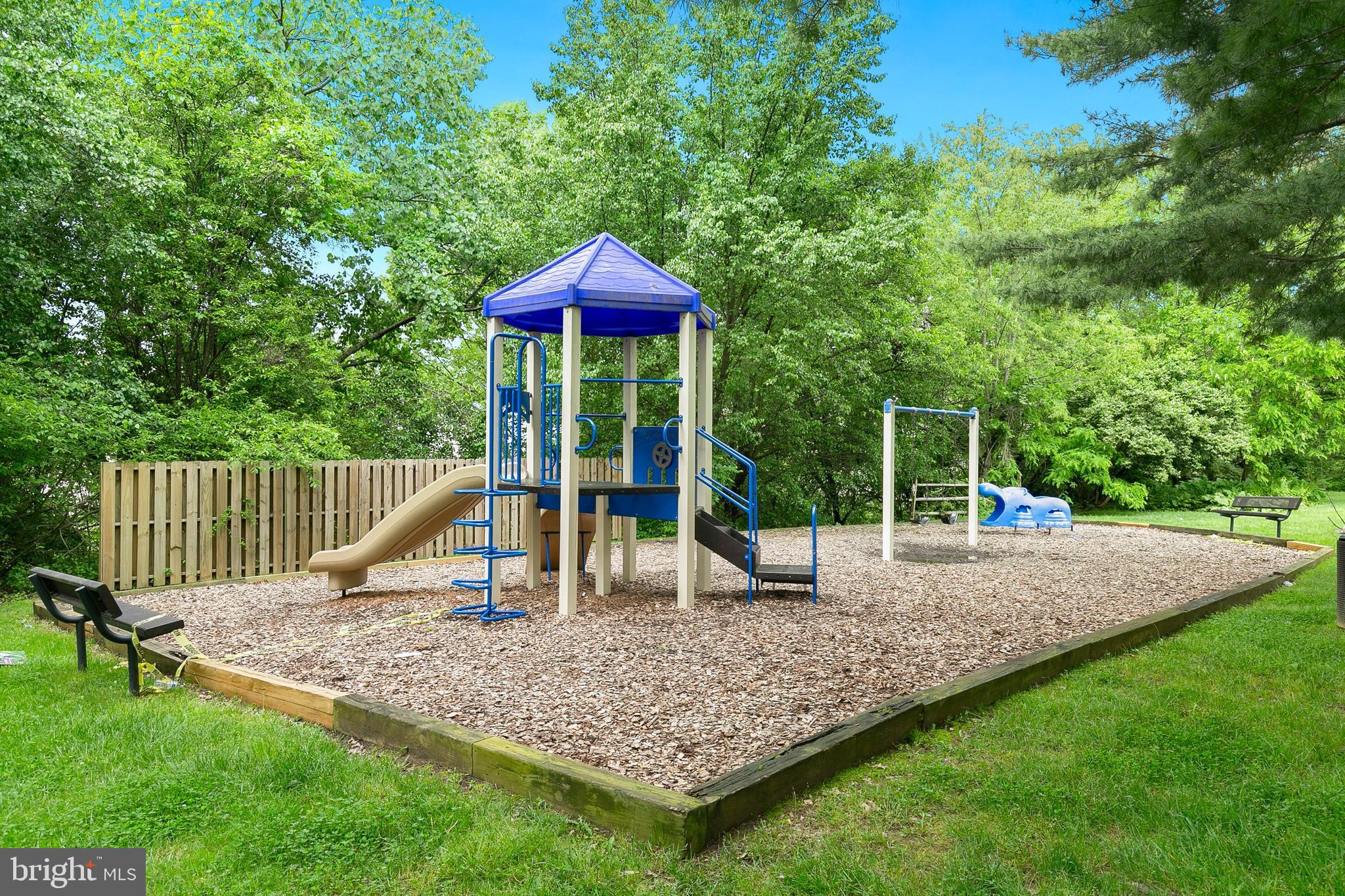 FLOWER HILL - Residential