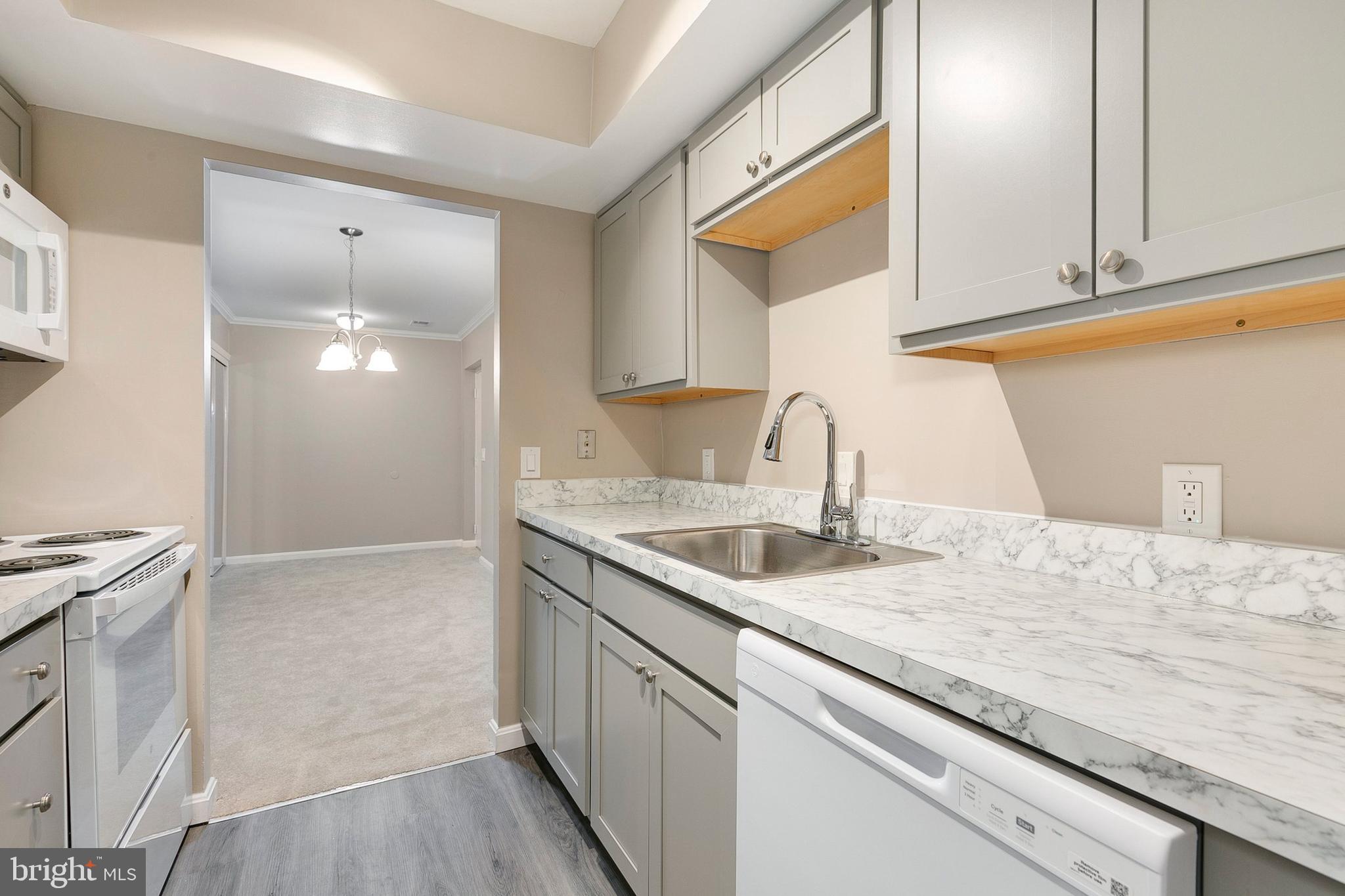 FLOWER HILL - Residential