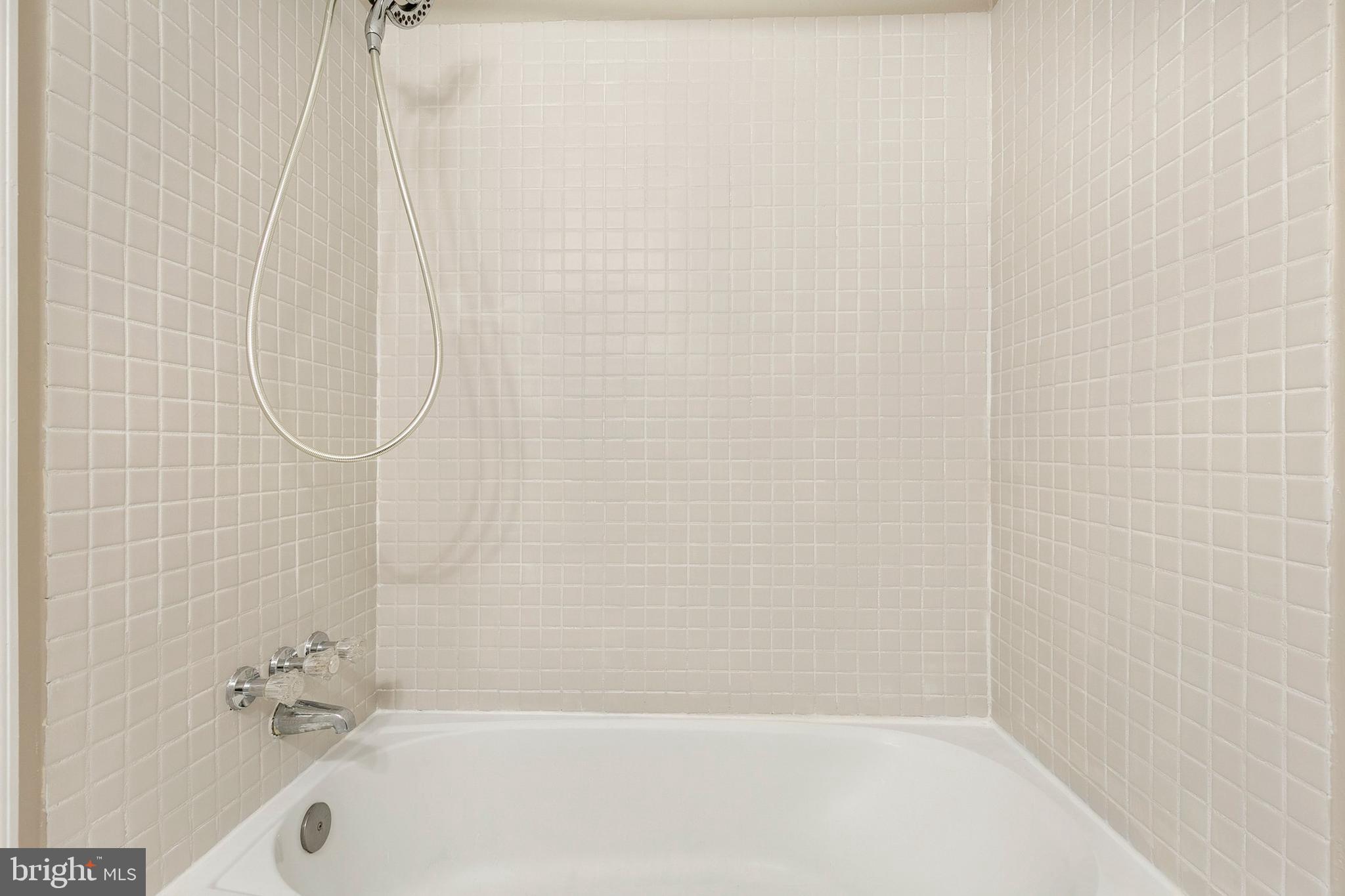 FLOWER HILL - Residential