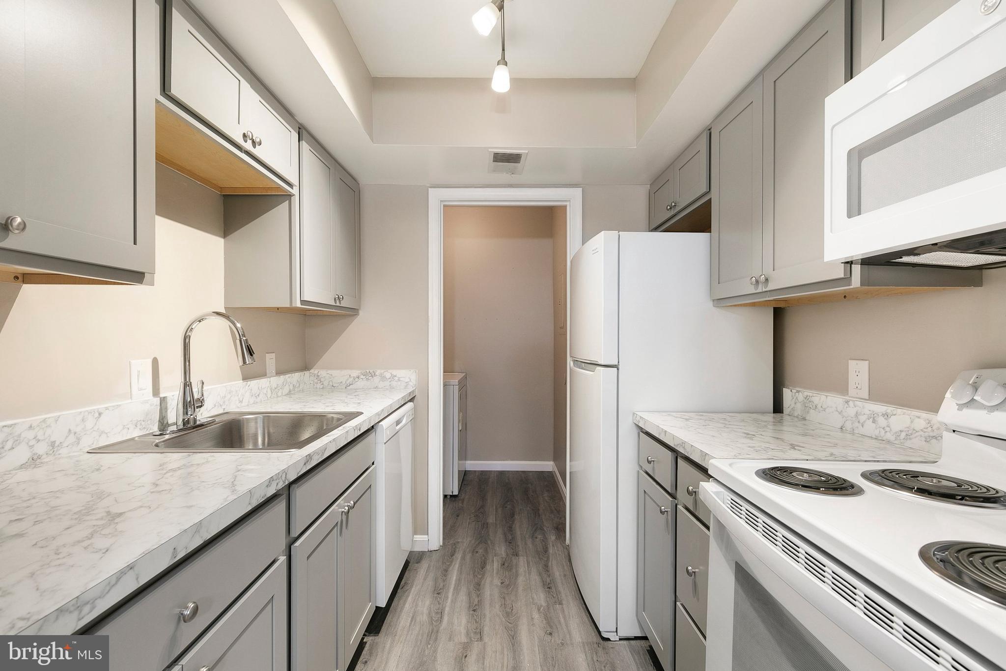 FLOWER HILL - Residential