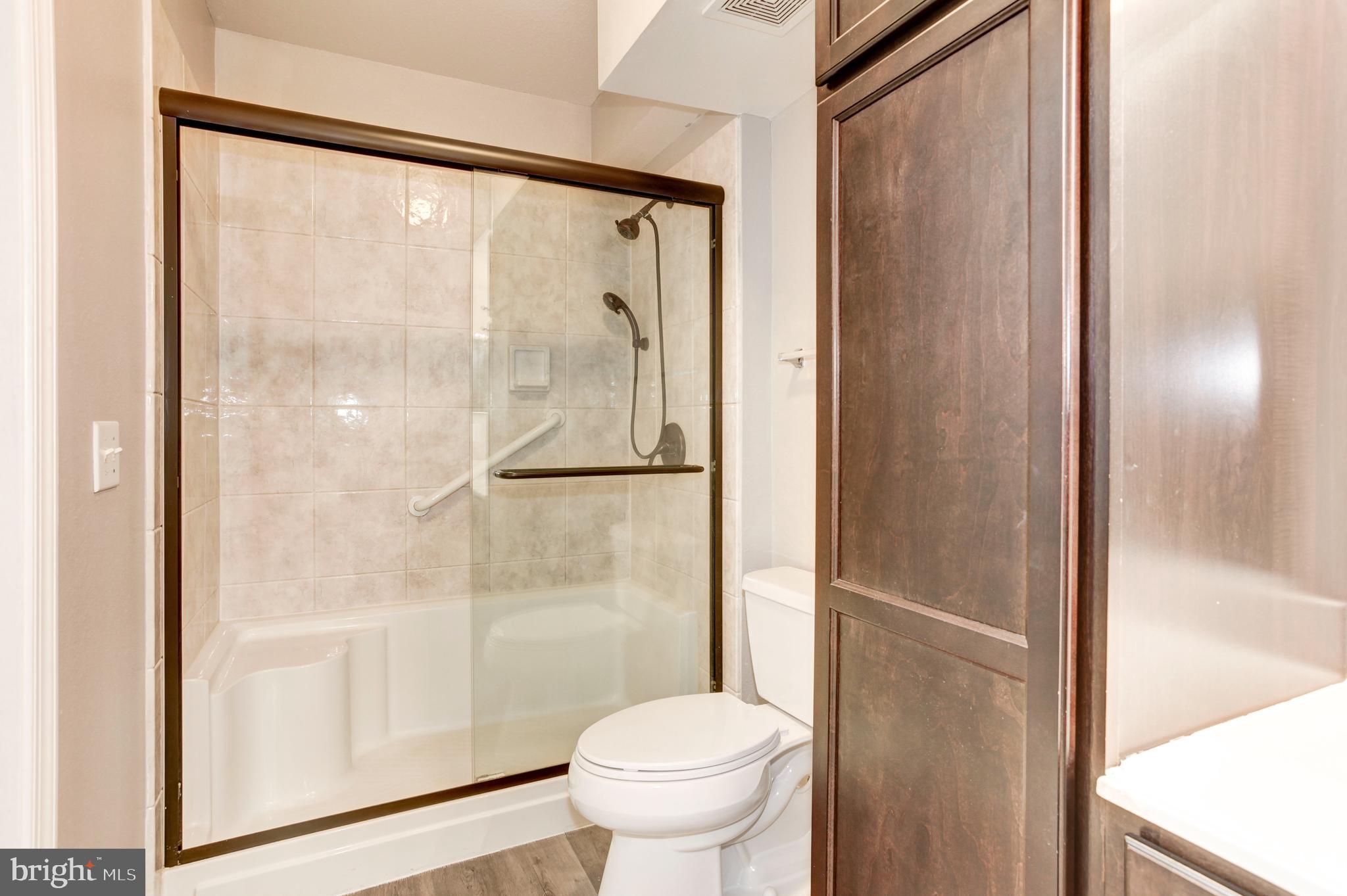 GATES OF FAIR LAKES - Residential Lease