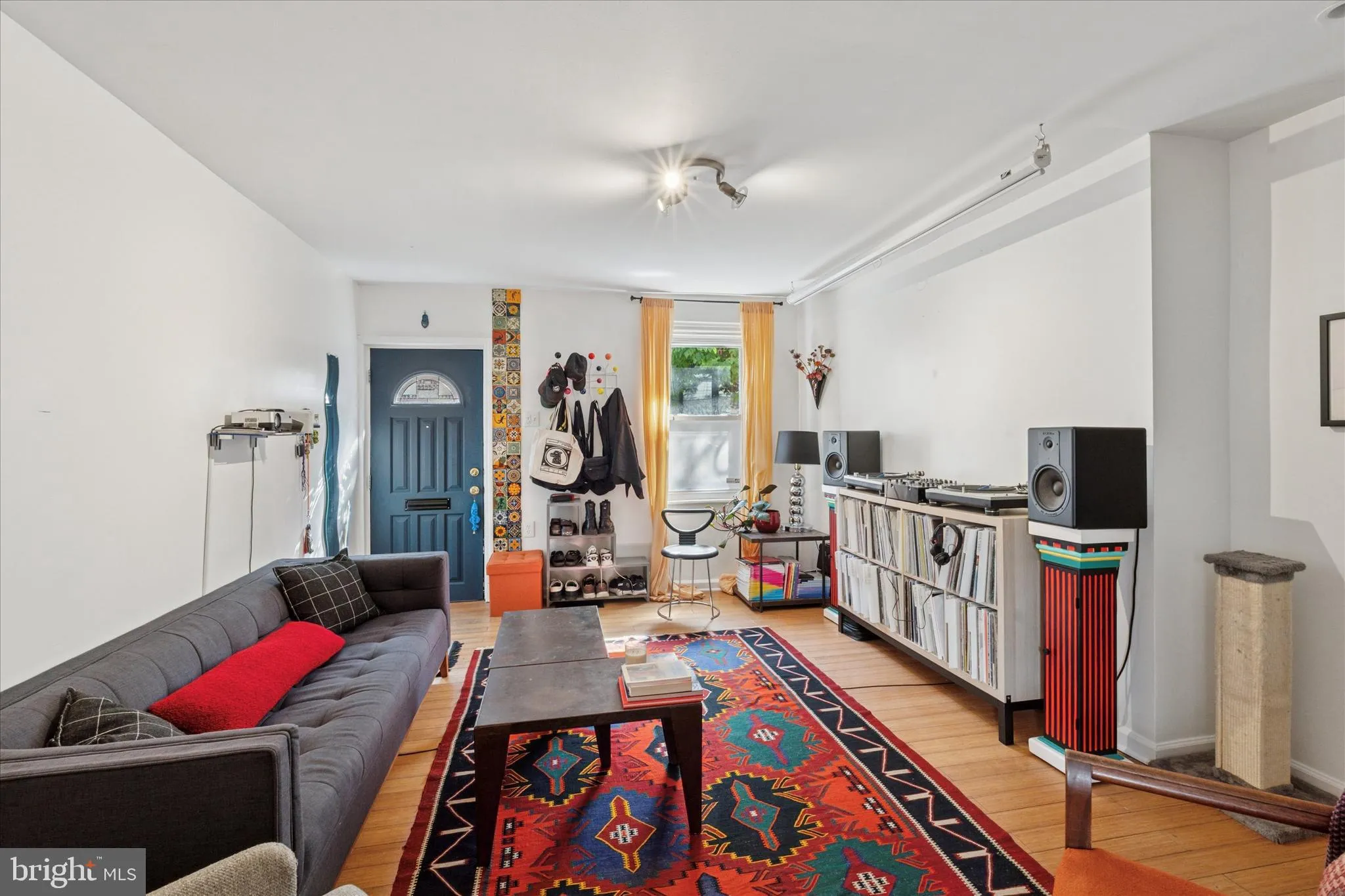 Philadelphia, Pennsylvania 19125, United States, 2 Bedrooms Bedrooms, ,1 BathroomBathrooms,Residential,Pending,135982