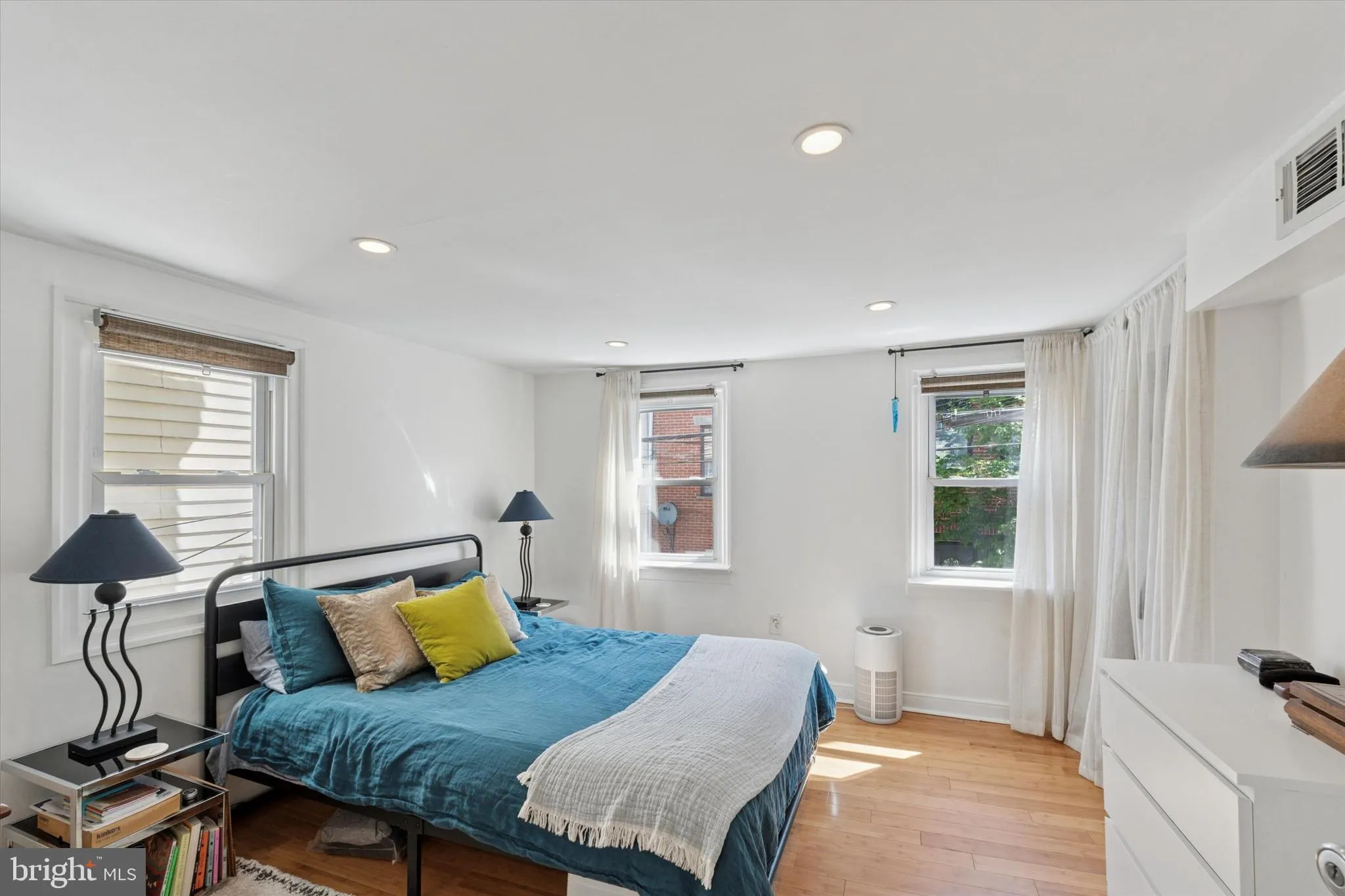 Philadelphia, Pennsylvania 19125, United States, 2 Bedrooms Bedrooms, ,1 BathroomBathrooms,Residential,Pending,135982