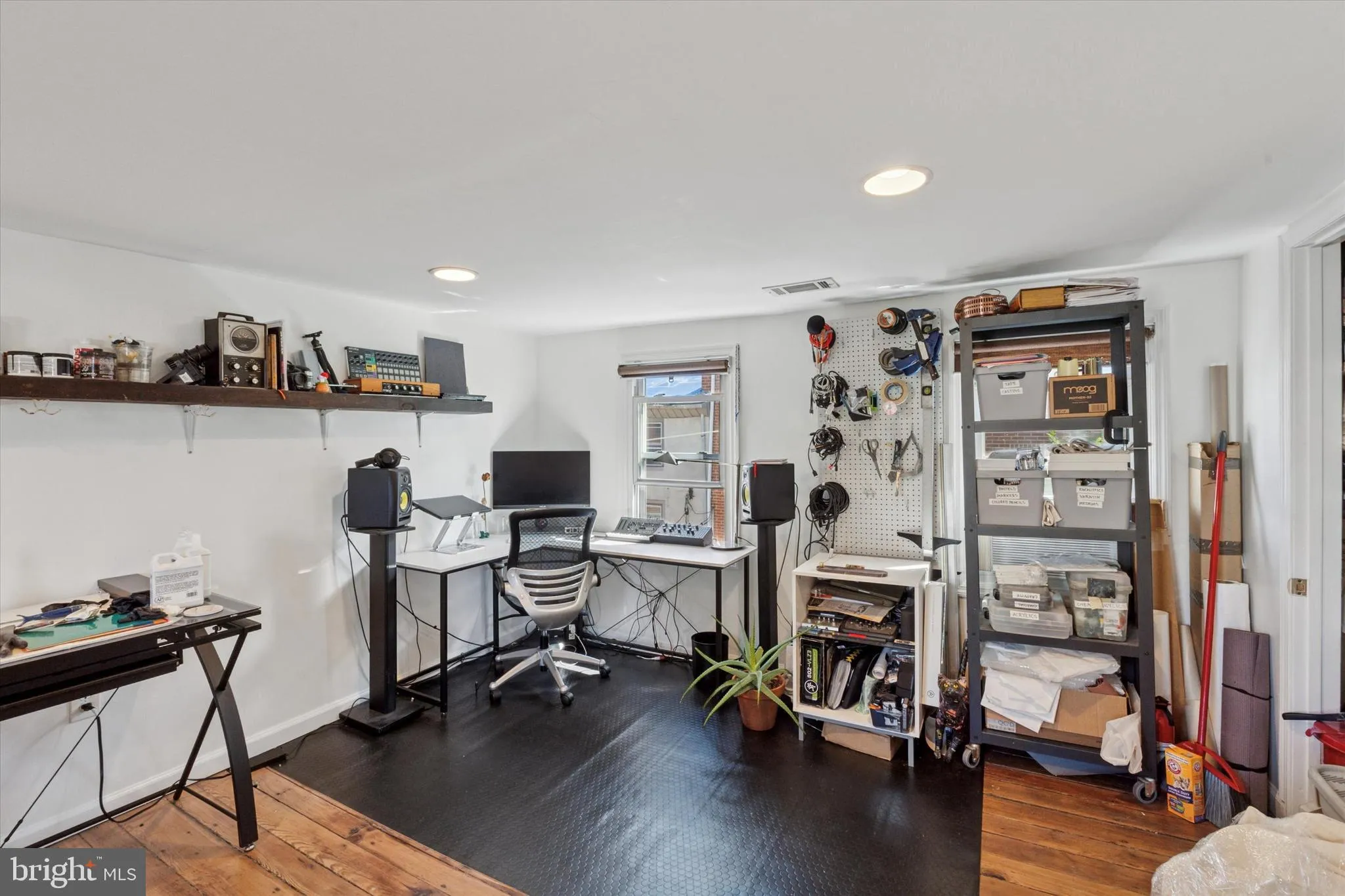 Philadelphia, Pennsylvania 19125, United States, 2 Bedrooms Bedrooms, ,1 BathroomBathrooms,Residential,Pending,135982