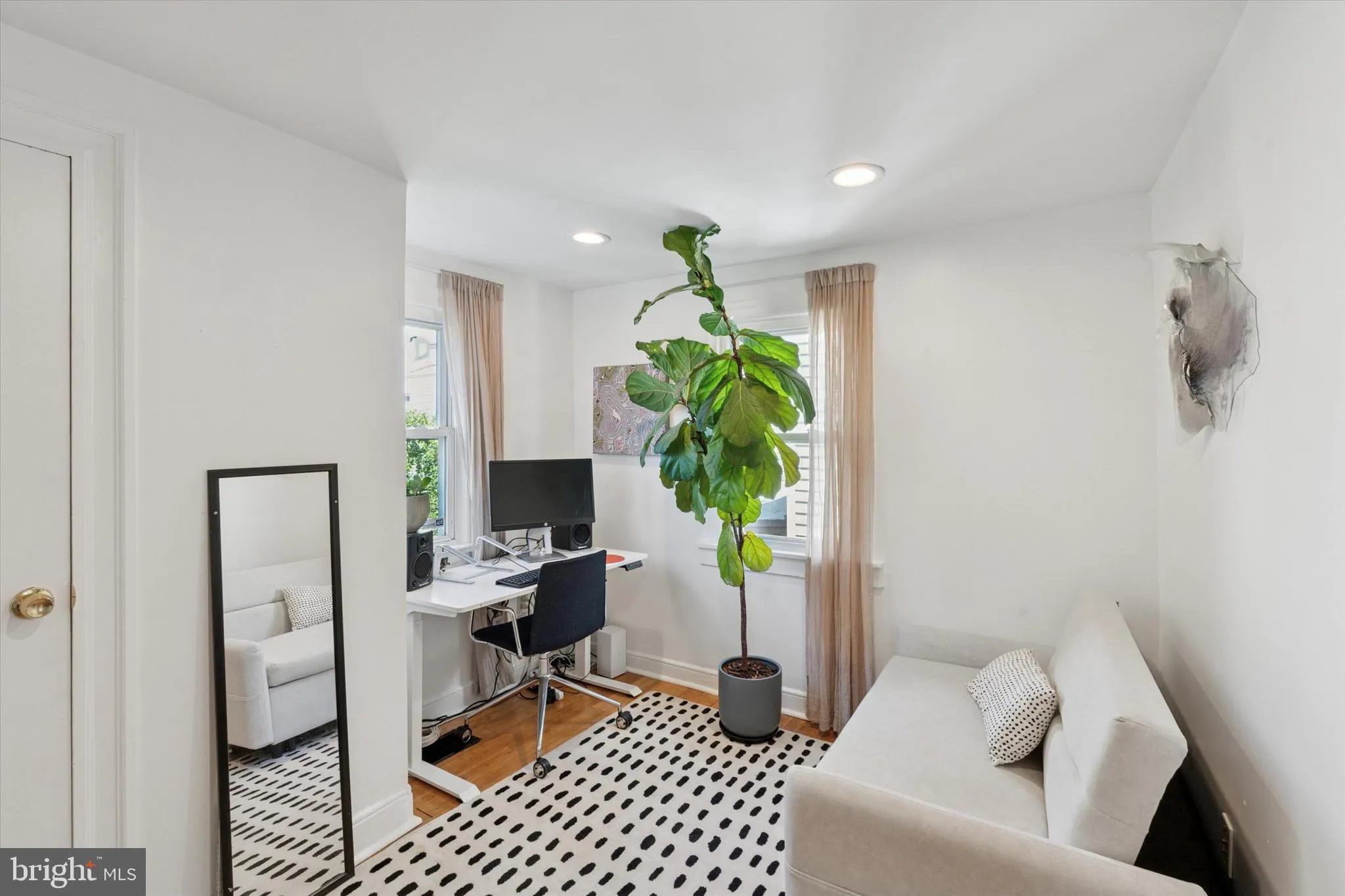Philadelphia, Pennsylvania 19125, United States, 2 Bedrooms Bedrooms, ,1 BathroomBathrooms,Residential,Pending,135982