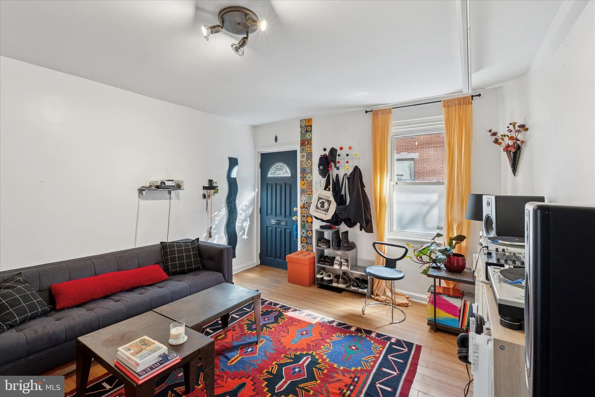 Philadelphia, Pennsylvania 19125, United States, 2 Bedrooms Bedrooms, ,1 BathroomBathrooms,Residential,Pending,135982