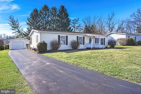 Photo of 41 BILL DR, DENVER, PA 17517 (MLS # PALA2031824)