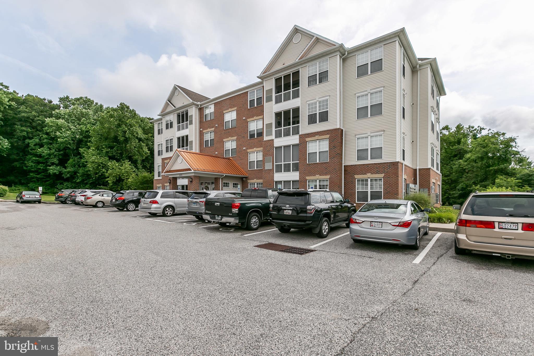 TIREE LAND CONDOMINIUMS - Residential