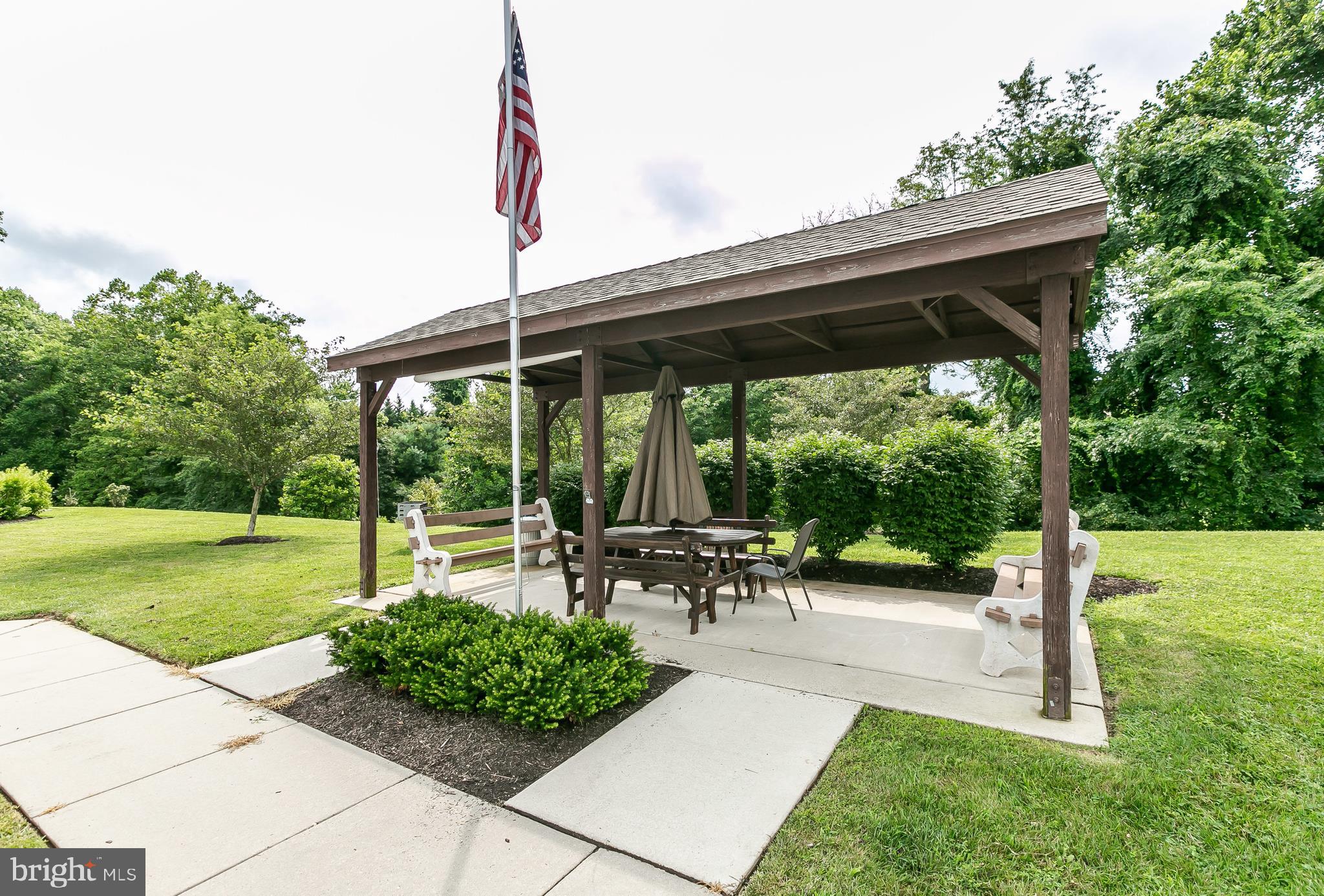 TIREE LAND CONDOMINIUMS - Residential