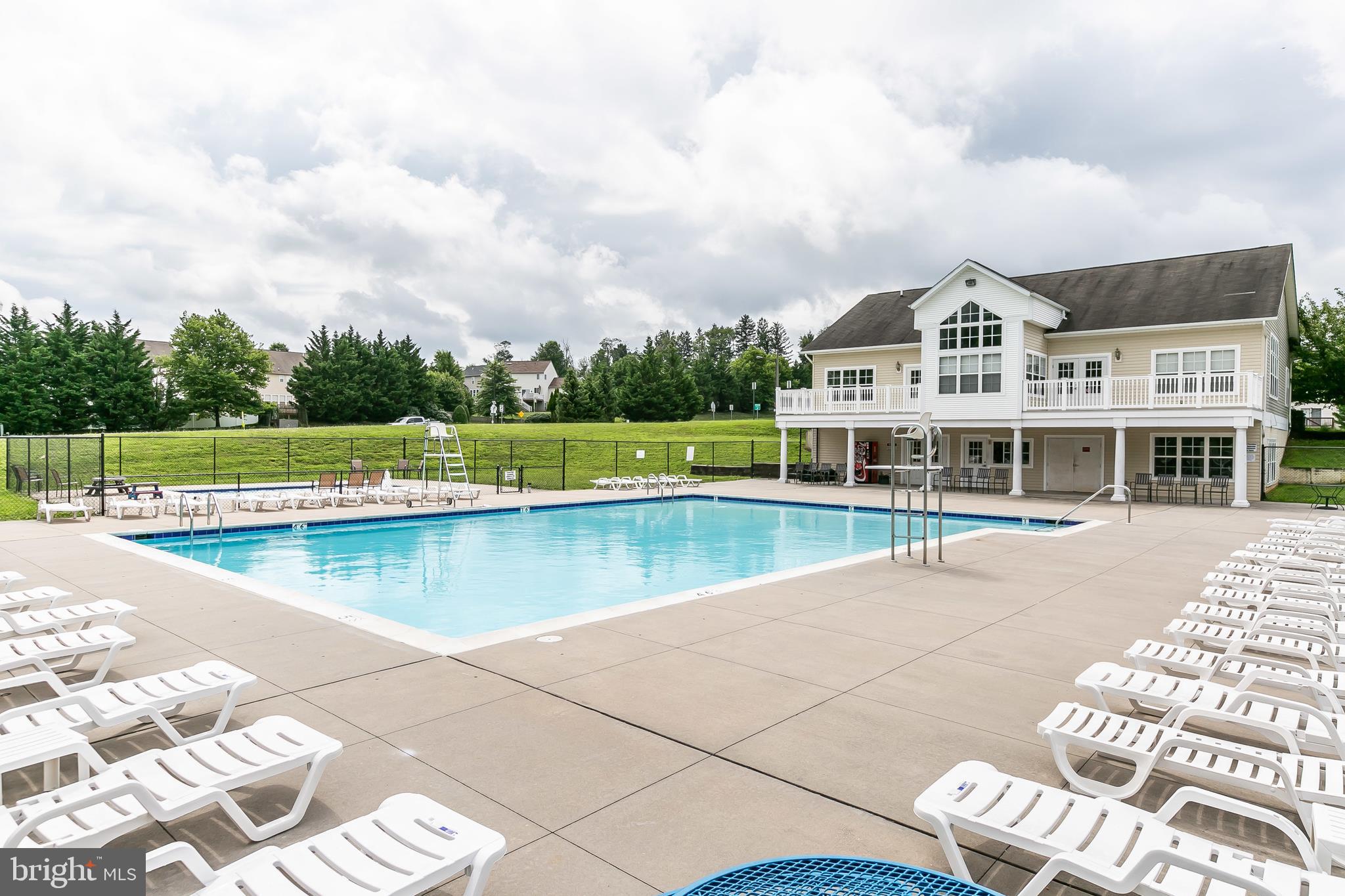 TIREE LAND CONDOMINIUMS - Residential