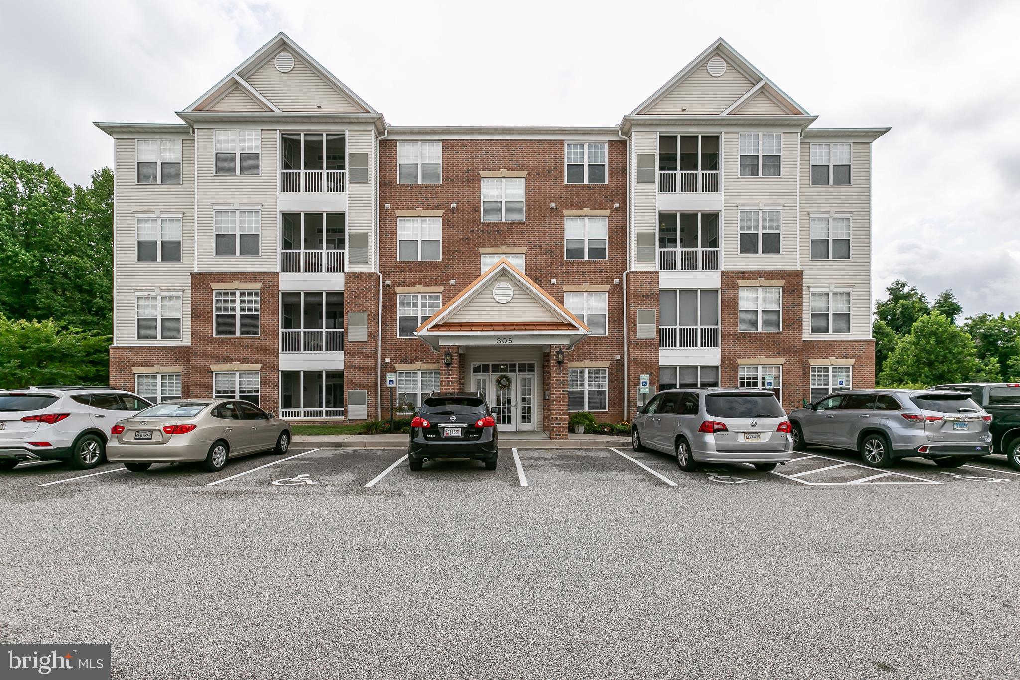 TIREE LAND CONDOMINIUMS - Residential