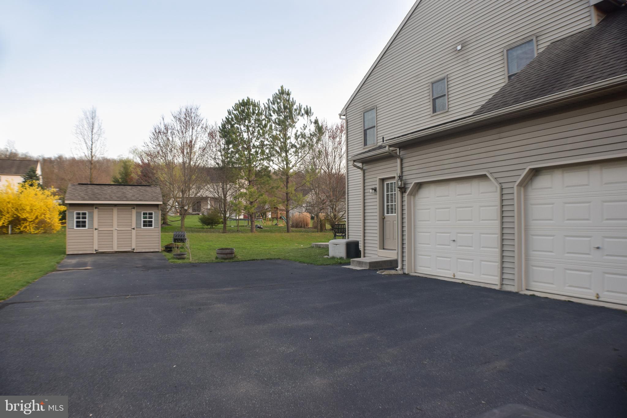 FALCON RIDGE - Residential