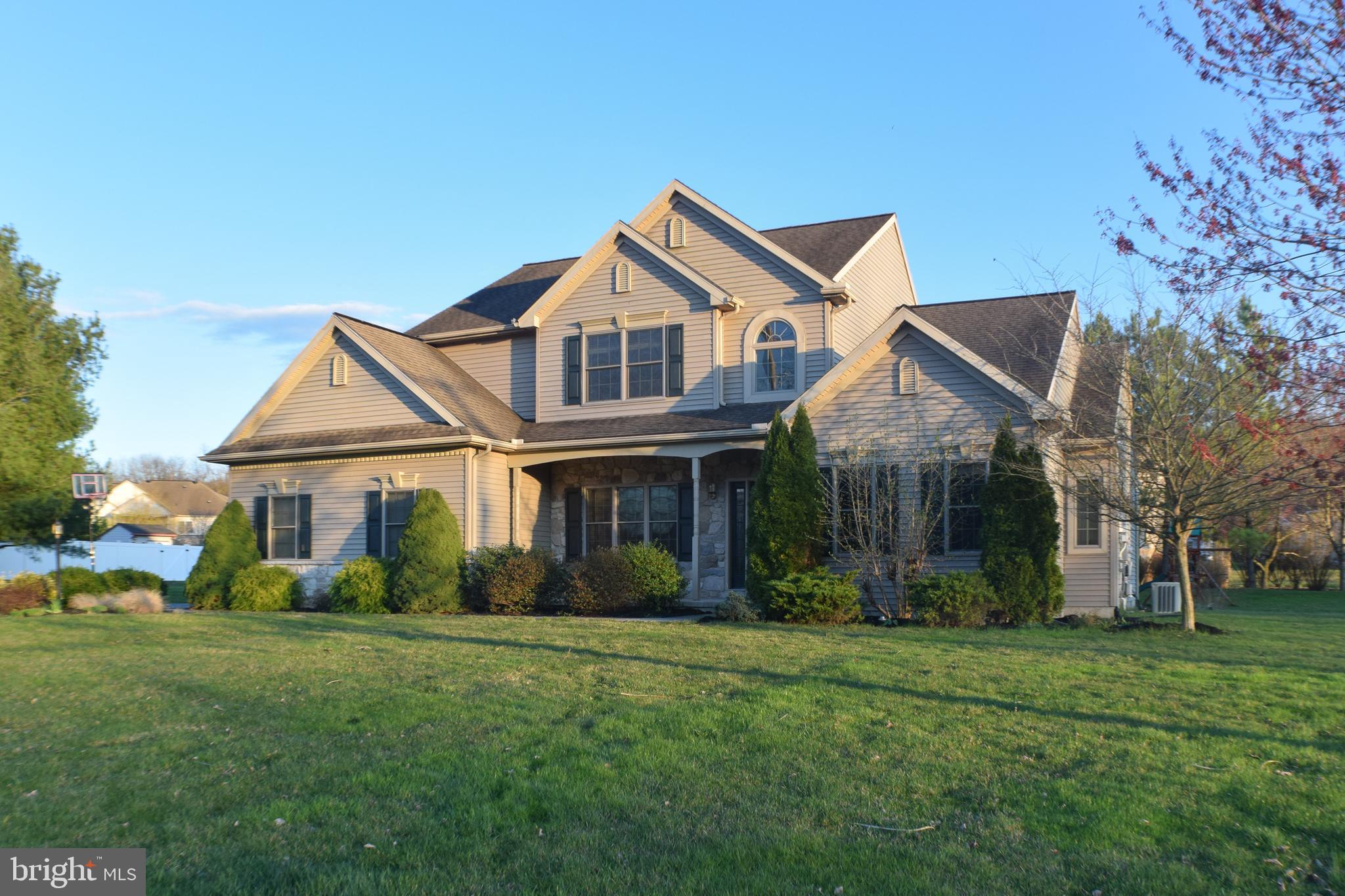 FALCON RIDGE - Residential