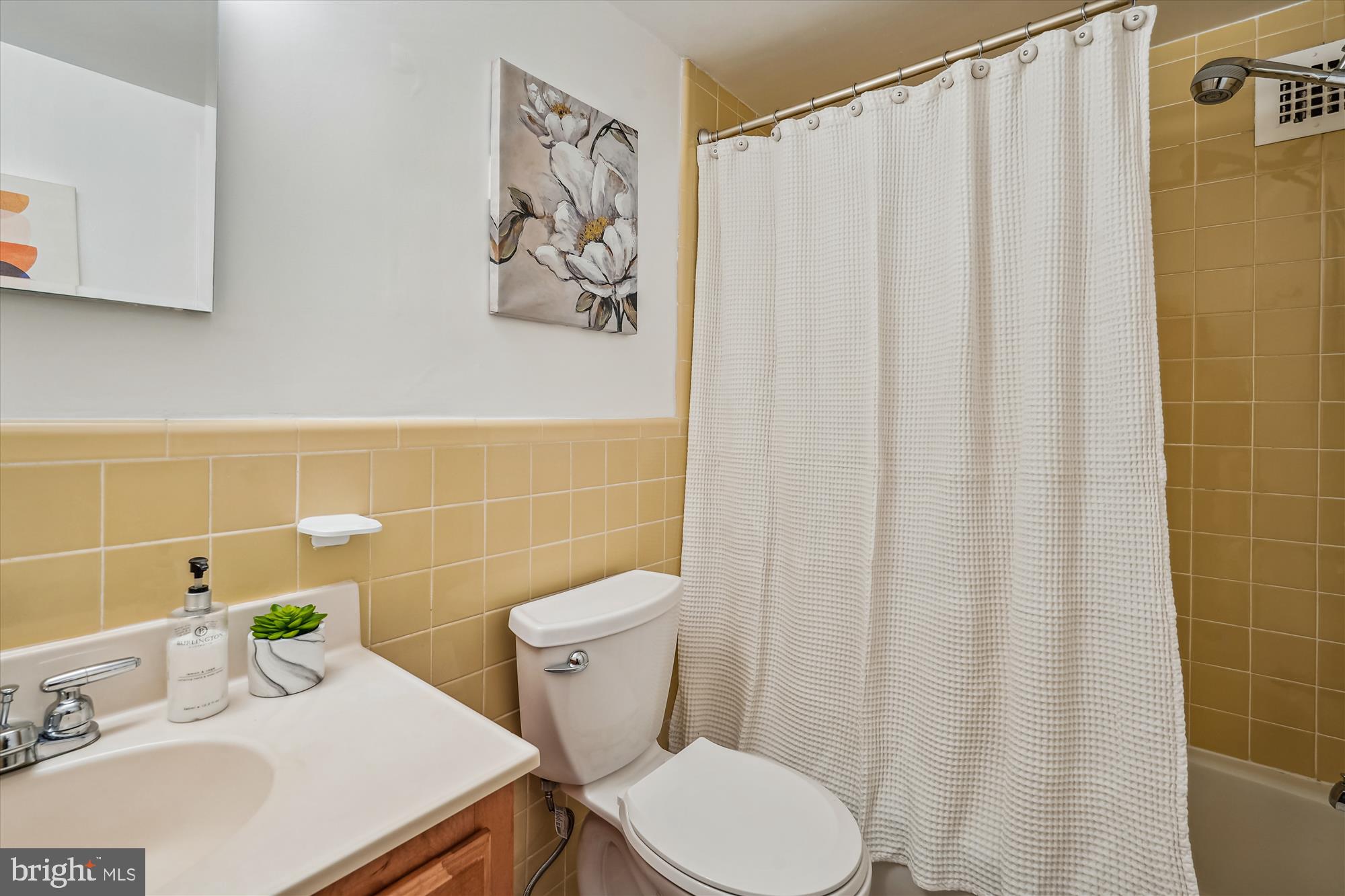 WHITEHALL - Residential