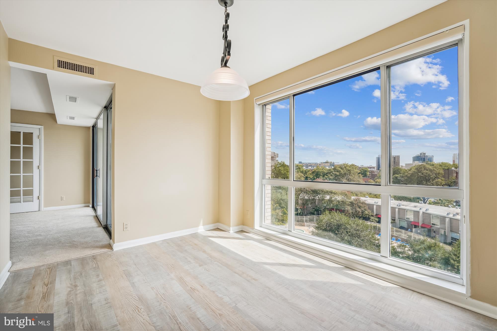 WHITEHALL - Residential