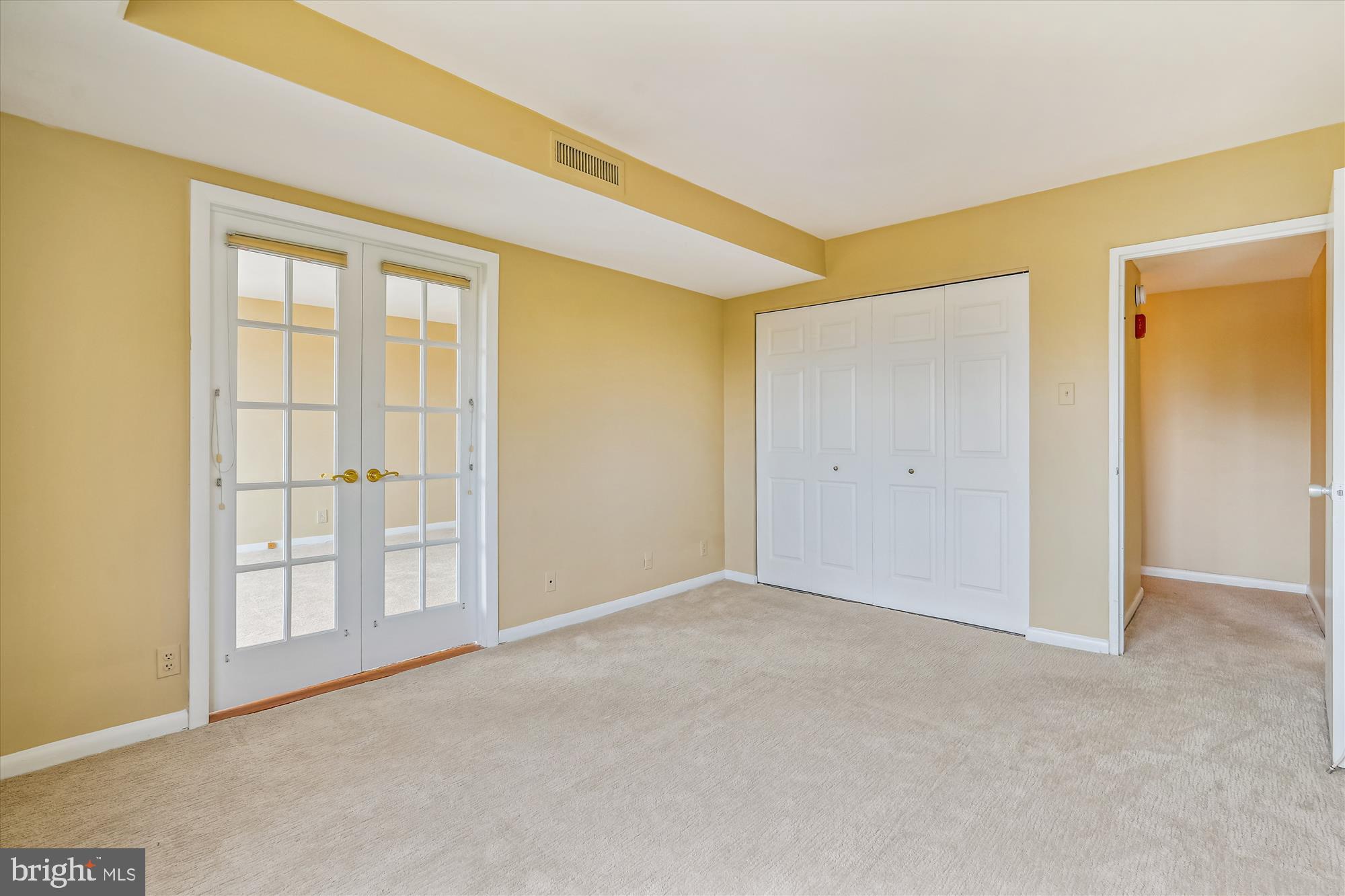 WHITEHALL - Residential