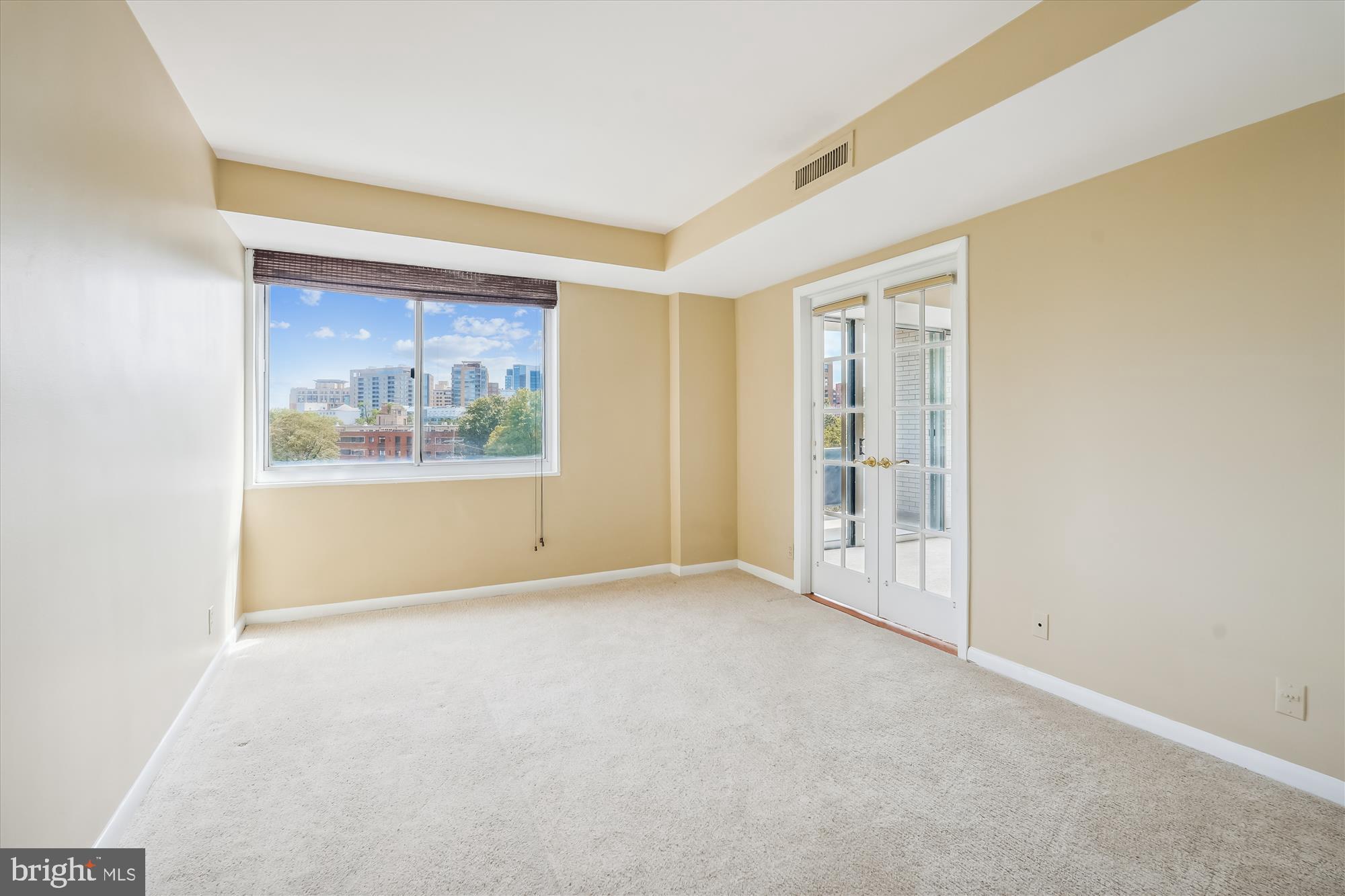 WHITEHALL - Residential