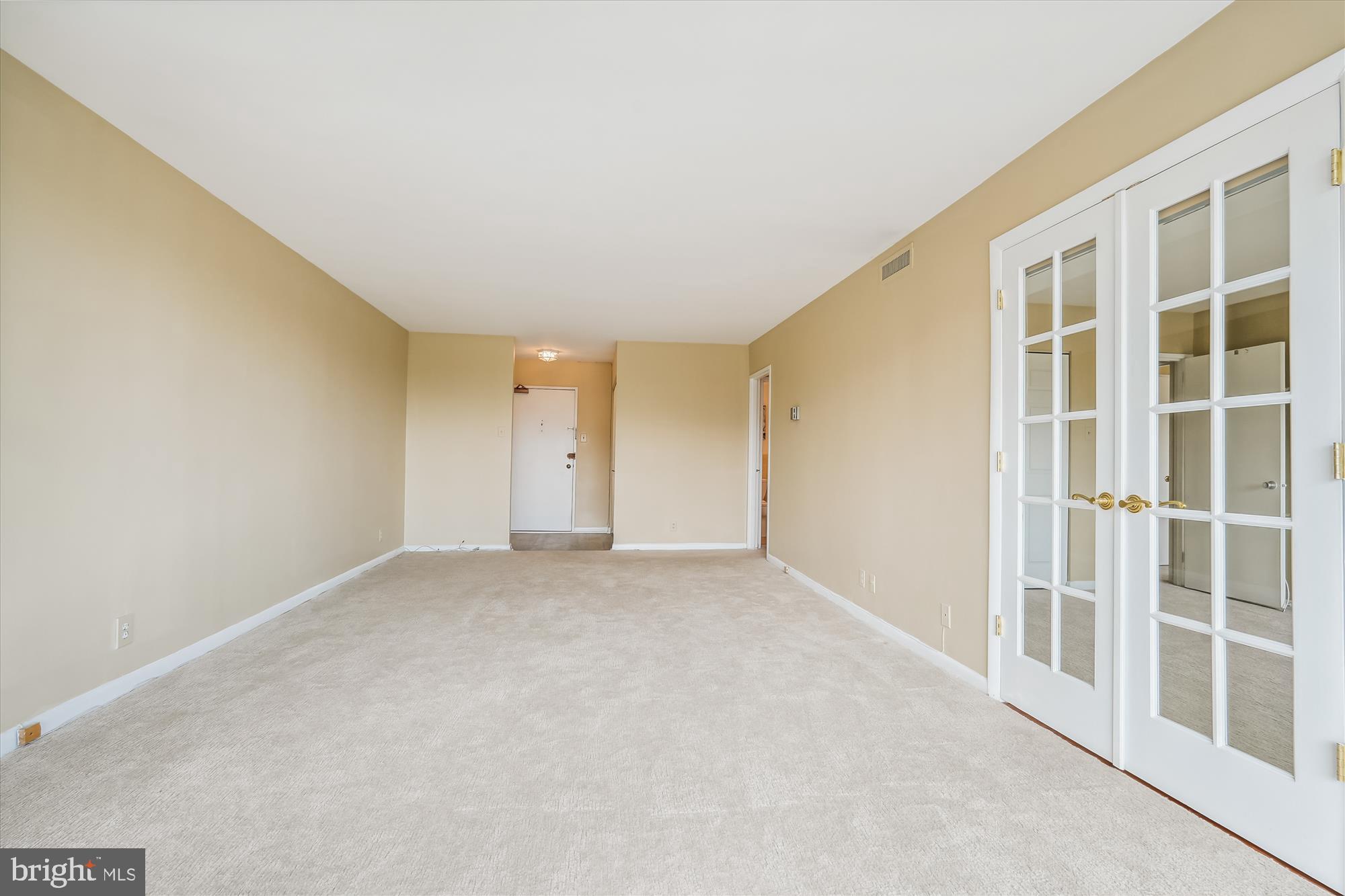 WHITEHALL - Residential