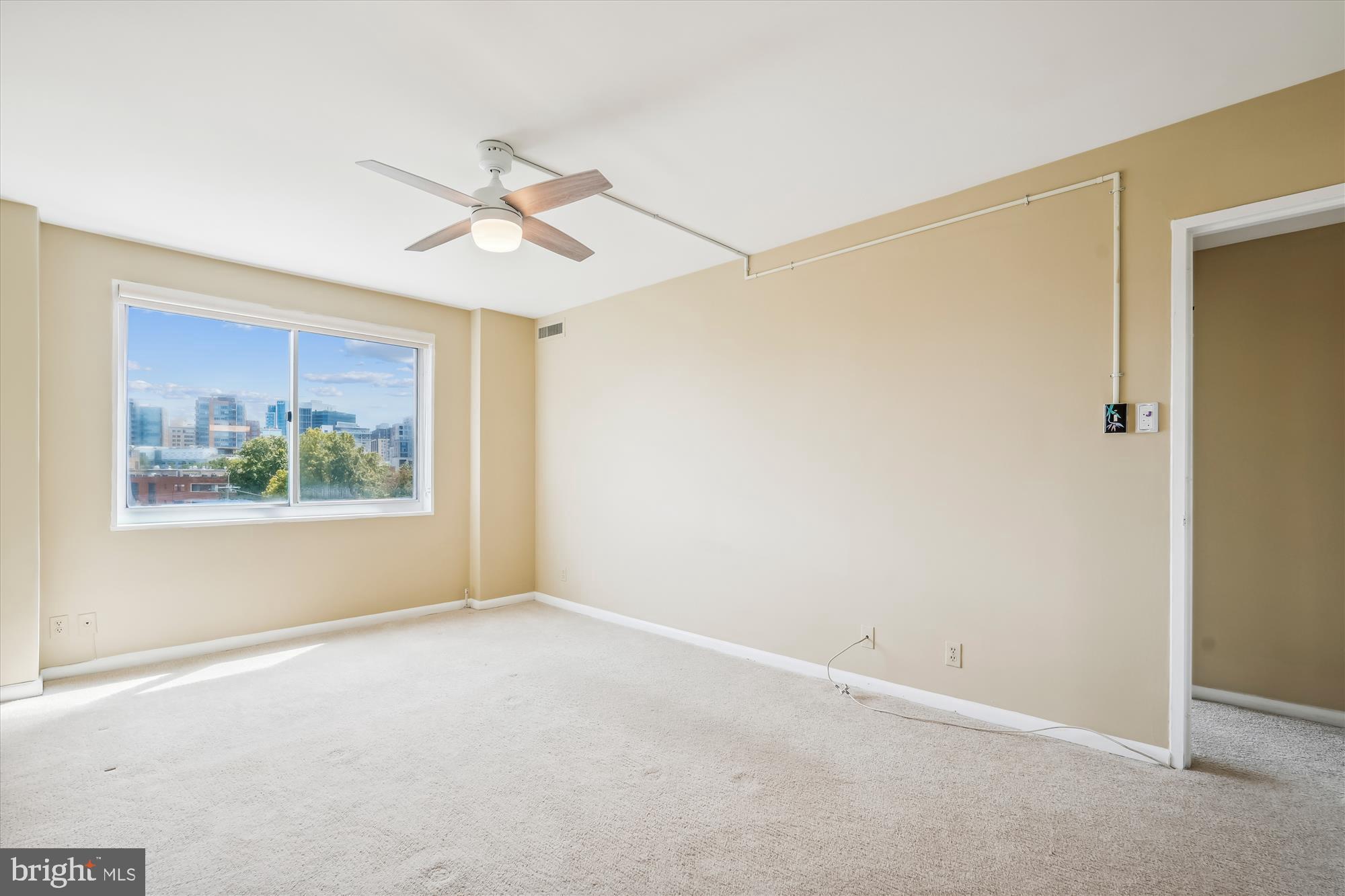 WHITEHALL - Residential