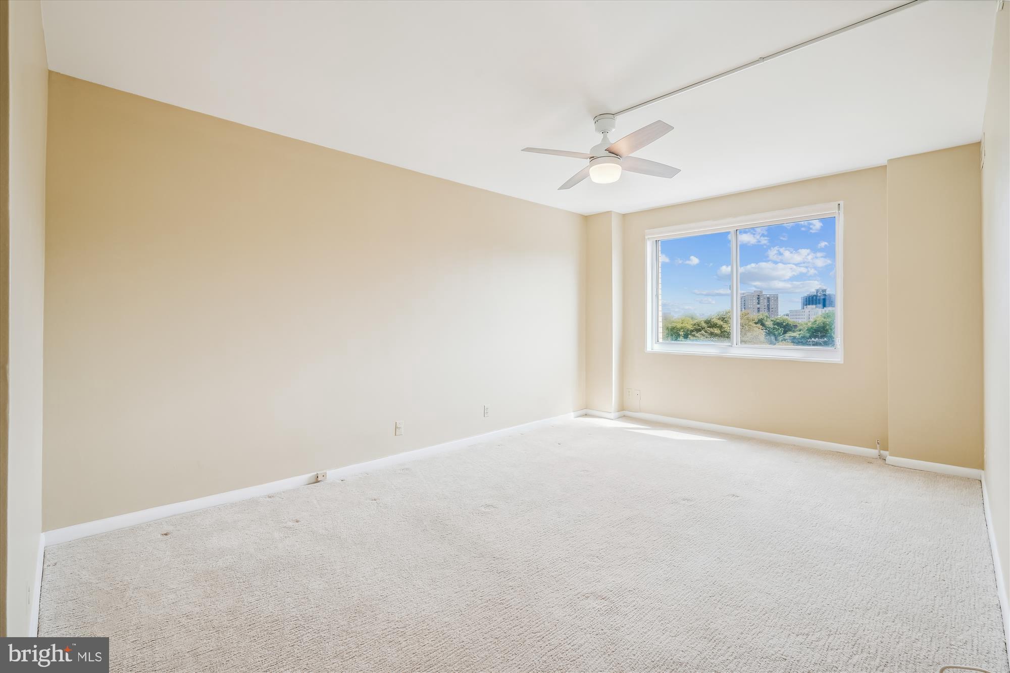 WHITEHALL - Residential