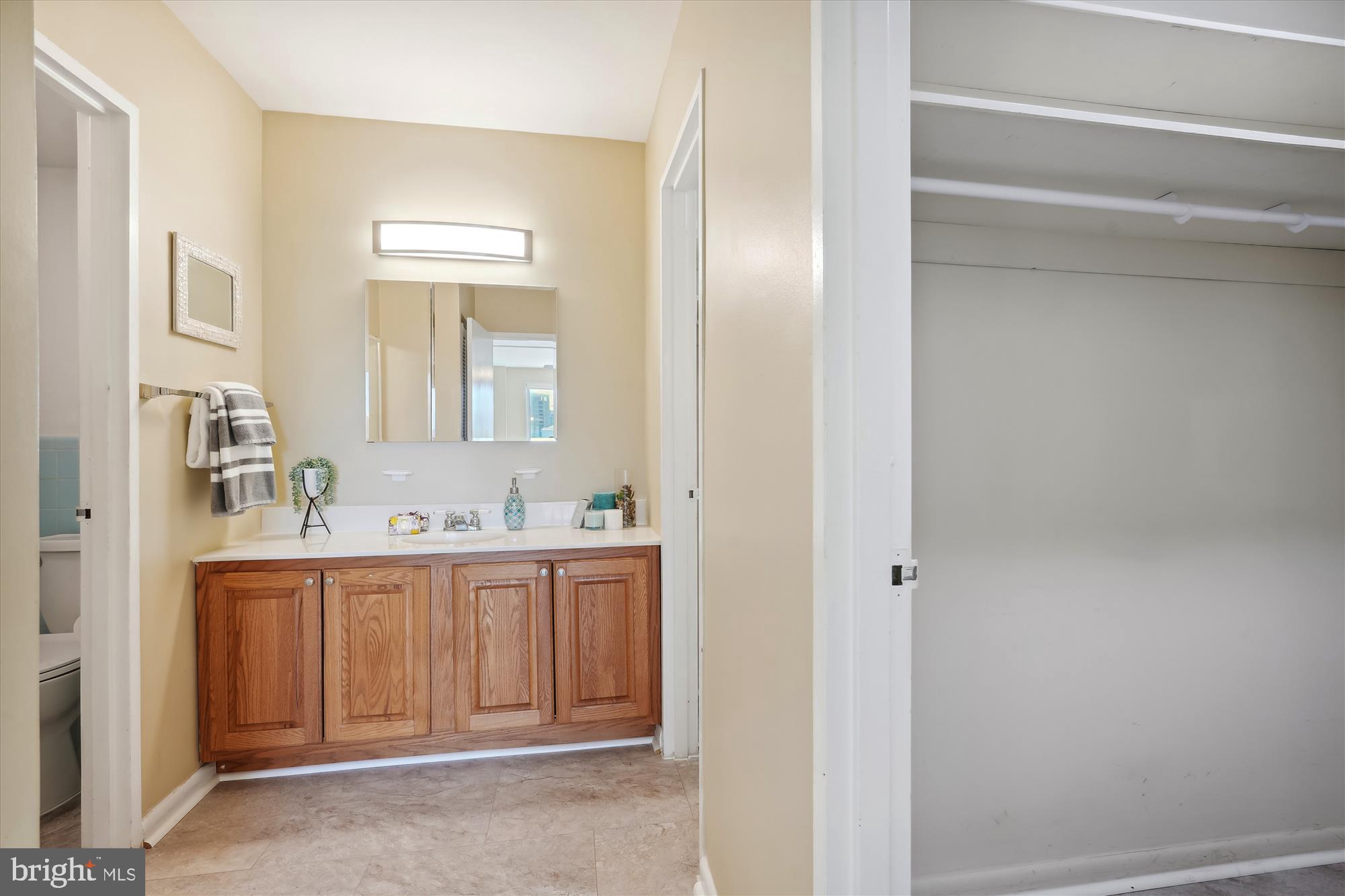 WHITEHALL - Residential