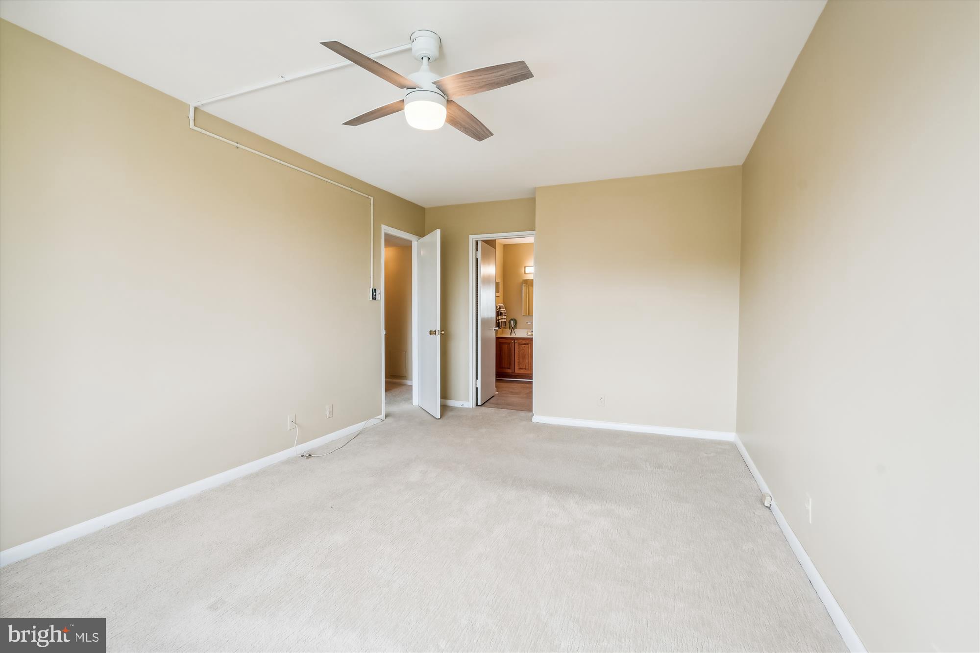 WHITEHALL - Residential