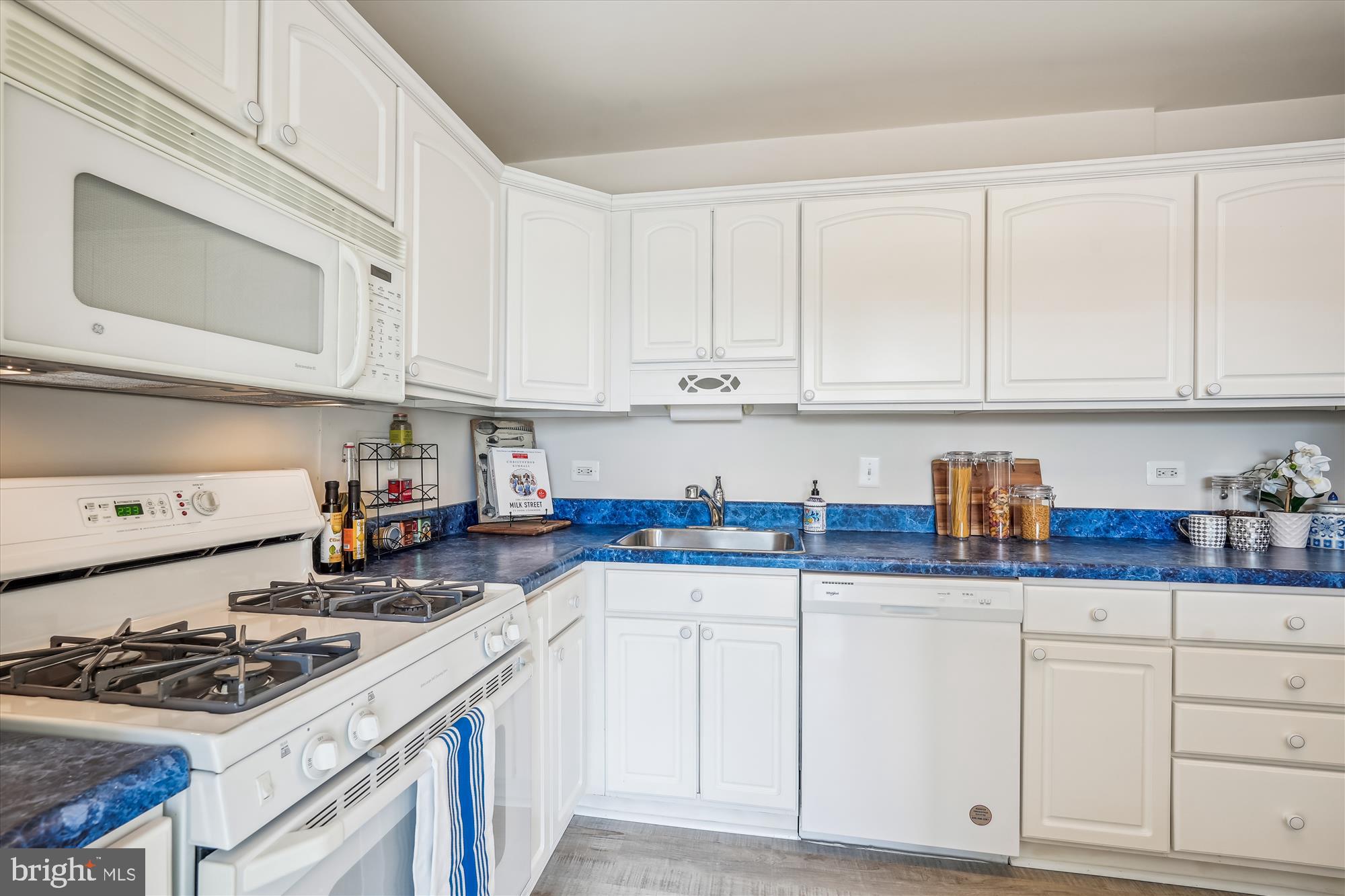 WHITEHALL - Residential