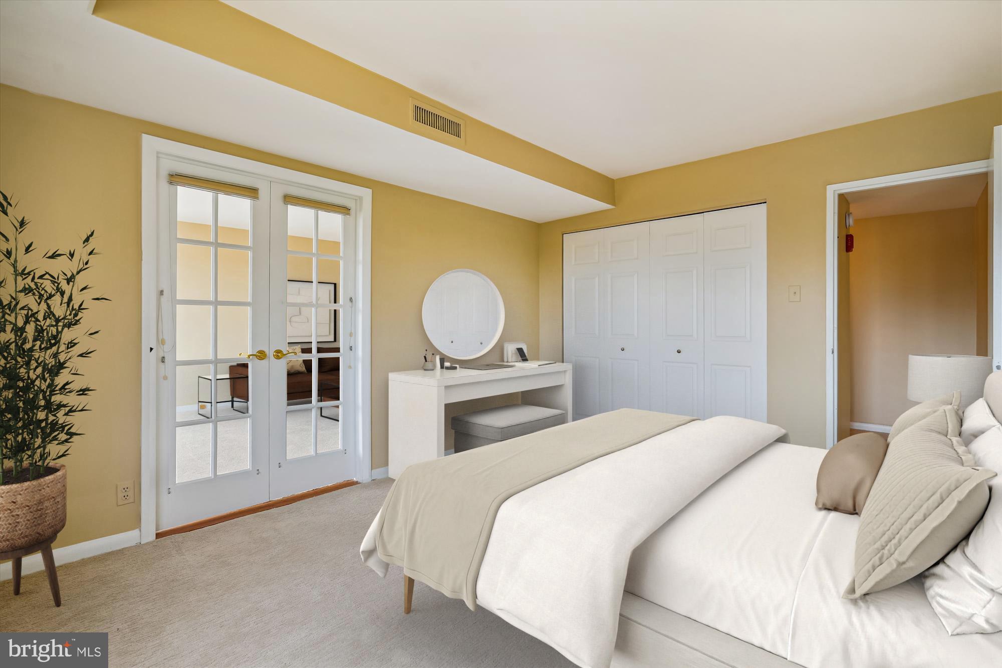 WHITEHALL - Residential