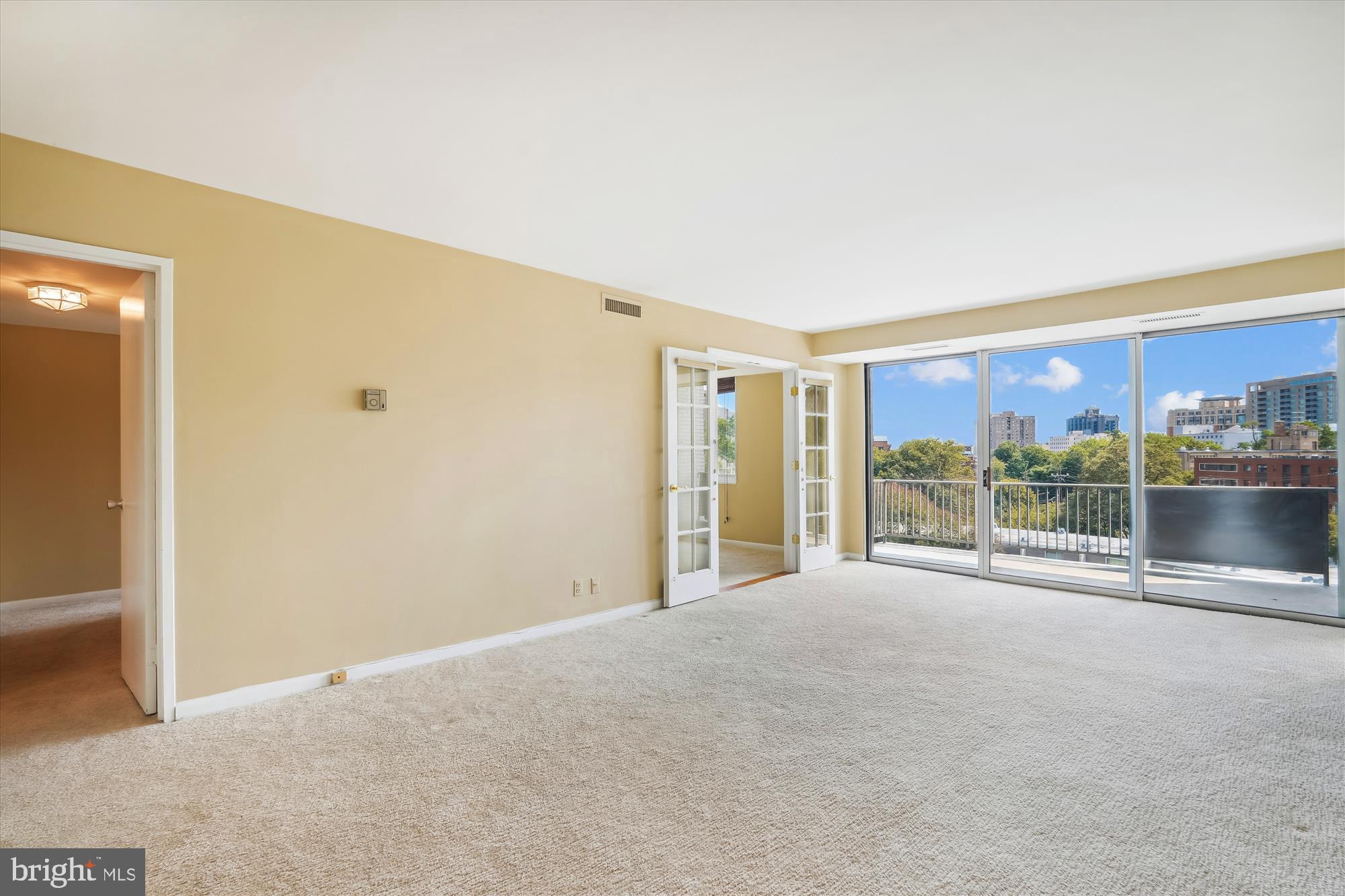 WHITEHALL - Residential