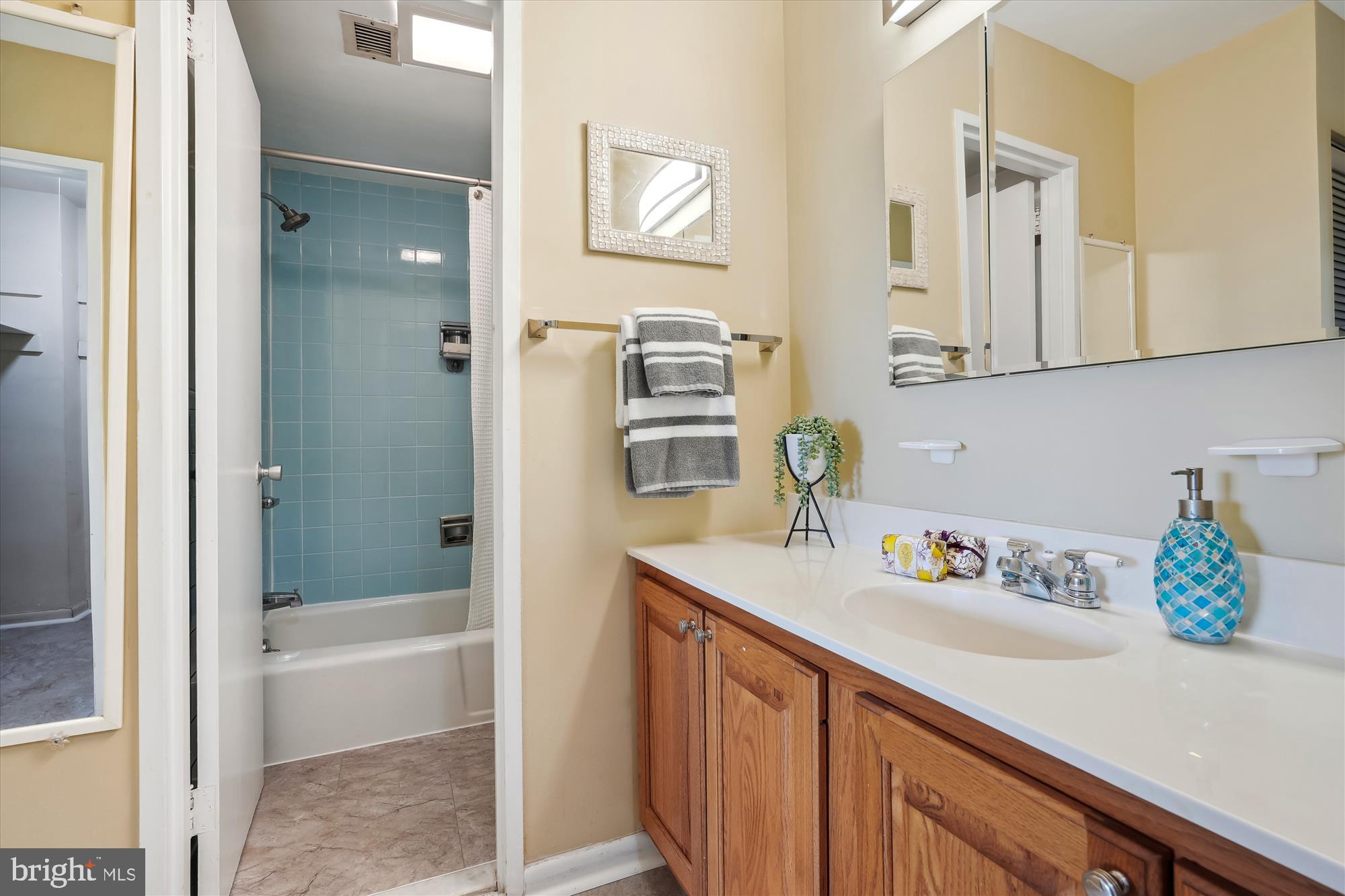 WHITEHALL - Residential