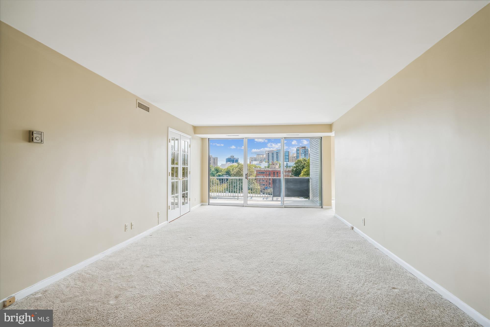 WHITEHALL - Residential