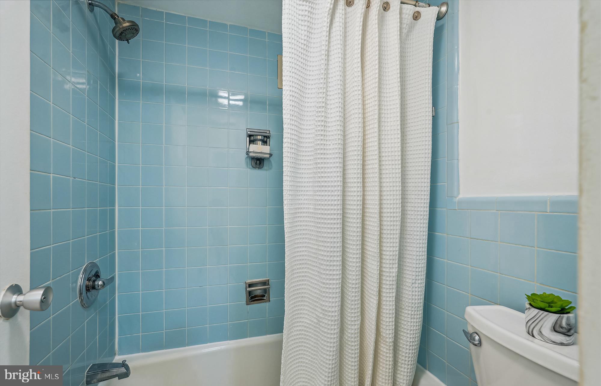 WHITEHALL - Residential