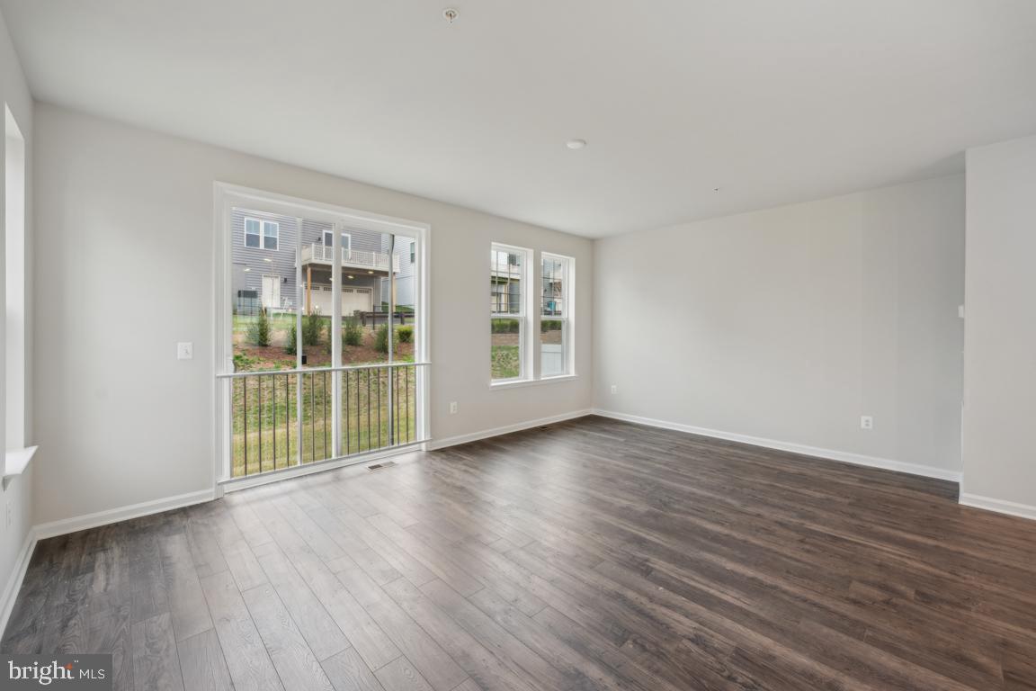 DAMASCUS VILLAGE - Residential