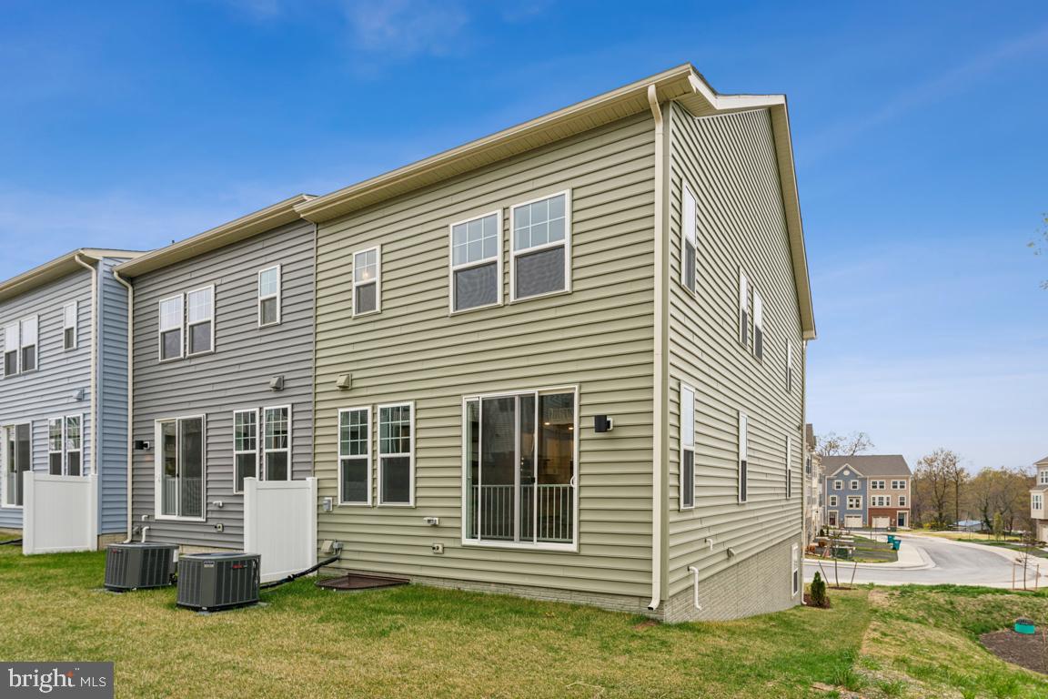 DAMASCUS VILLAGE - Residential