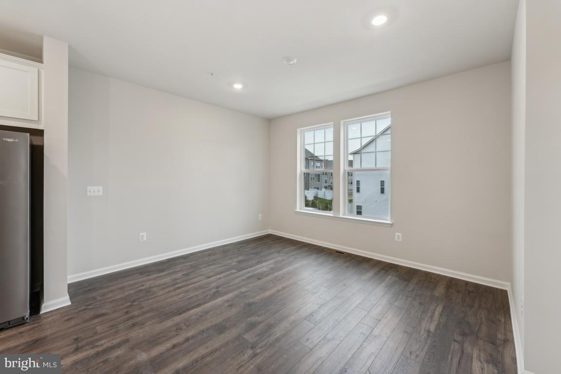 DAMASCUS VILLAGE - Residential