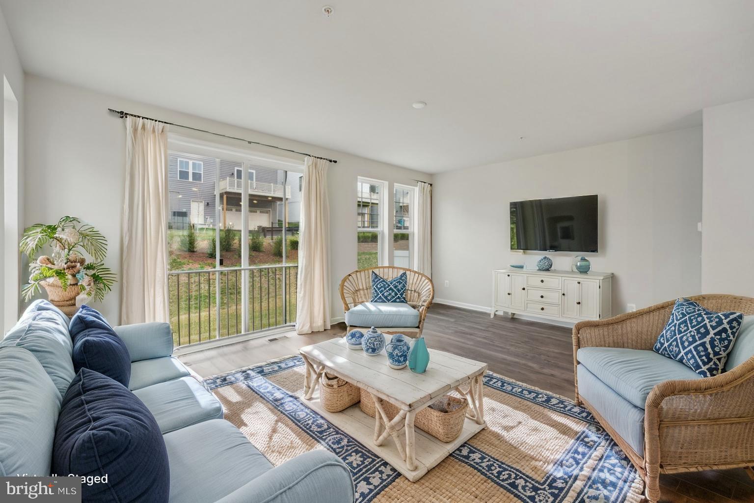 DAMASCUS VILLAGE - Residential