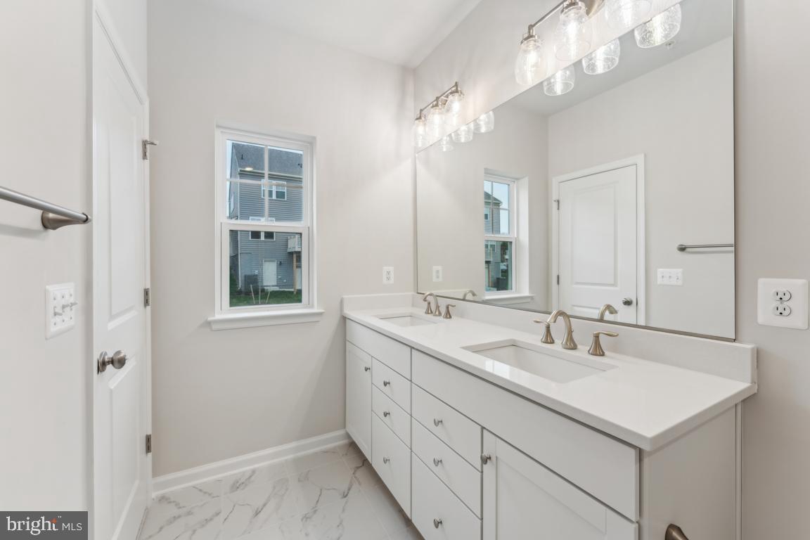 DAMASCUS VILLAGE - Residential