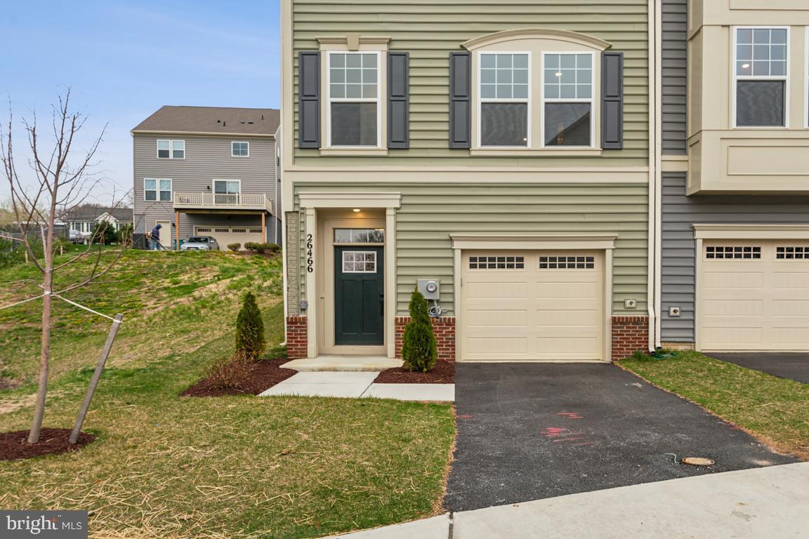 DAMASCUS VILLAGE - Residential