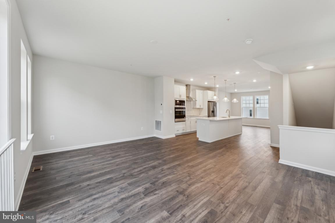 DAMASCUS VILLAGE - Residential