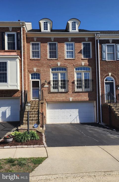 Photo of 14712 Corner Post Place, HAYMARKET, VA 20169 (MLS # VAPW2118526)