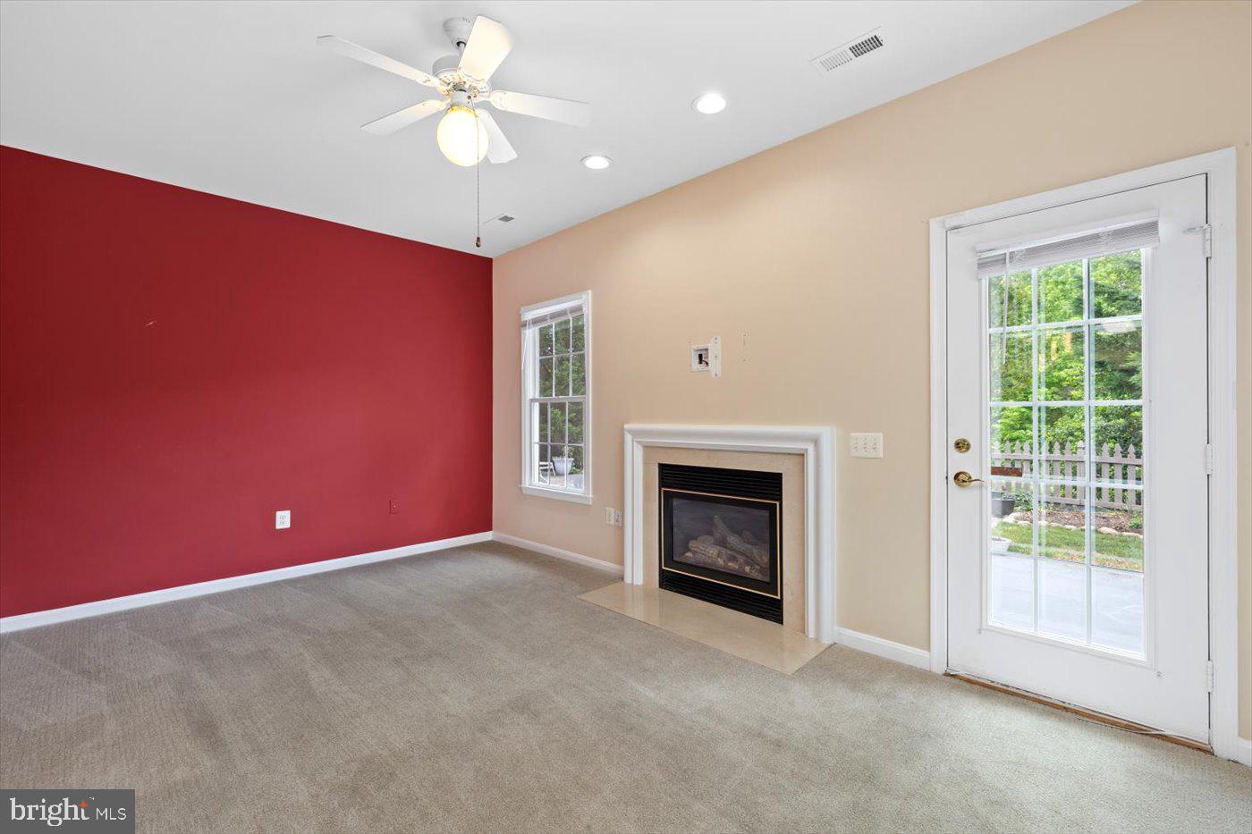 SALEM FIELDS - Residential