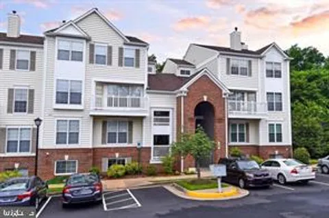 46891 Eaton Terrace Unit 101, Sterling, VA MLS: VALO2096662