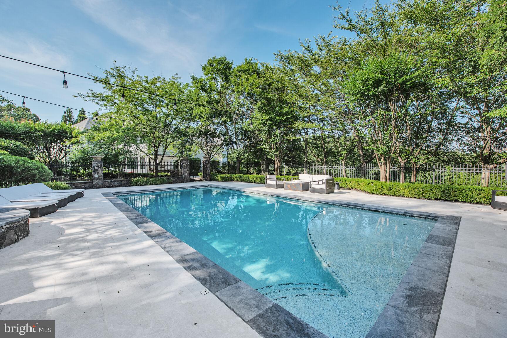 BEACON HILL - Residential