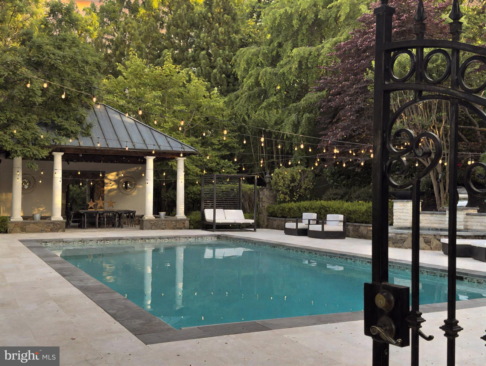 BEACON HILL - Residential