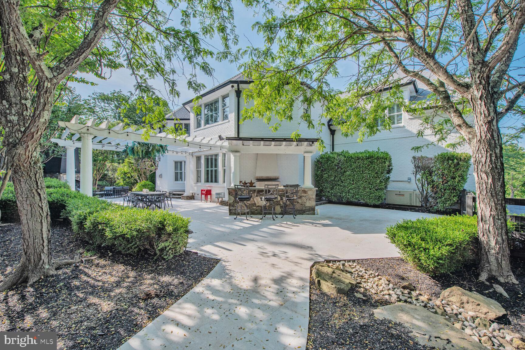 BEACON HILL - Residential