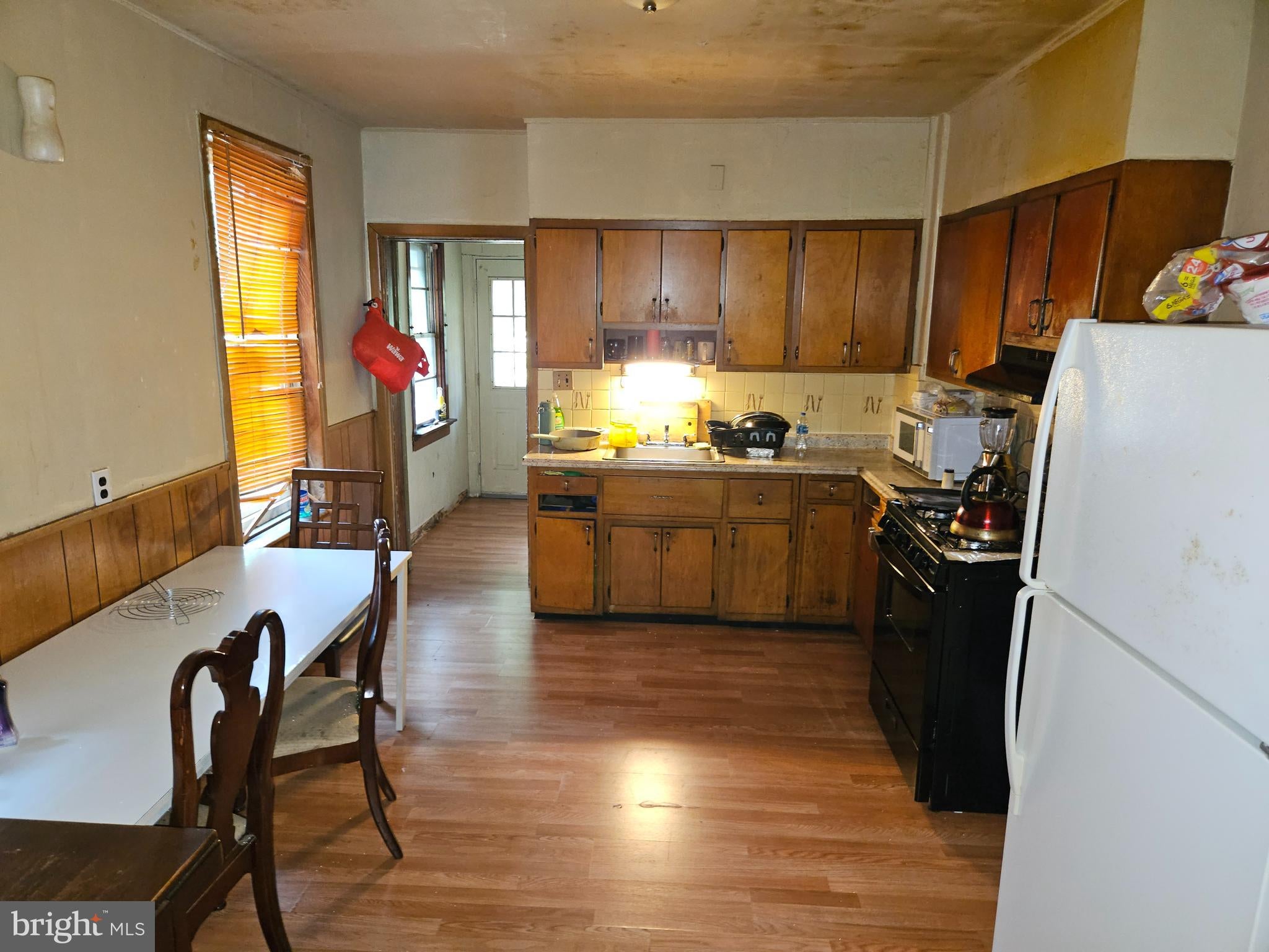 12 STRODE AVENUE